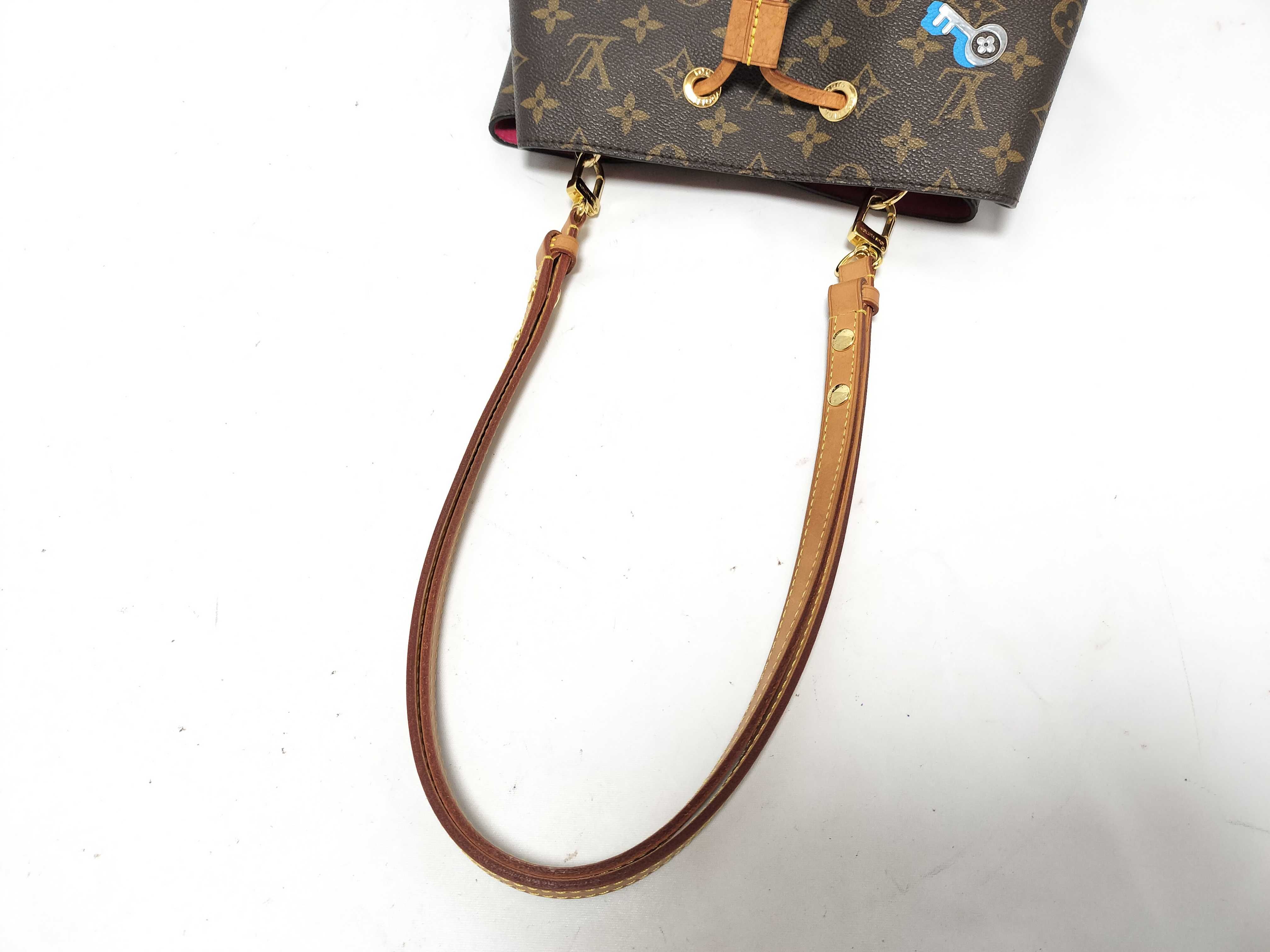 Monogram Louis Vuitton Shoulder Bag — view 3