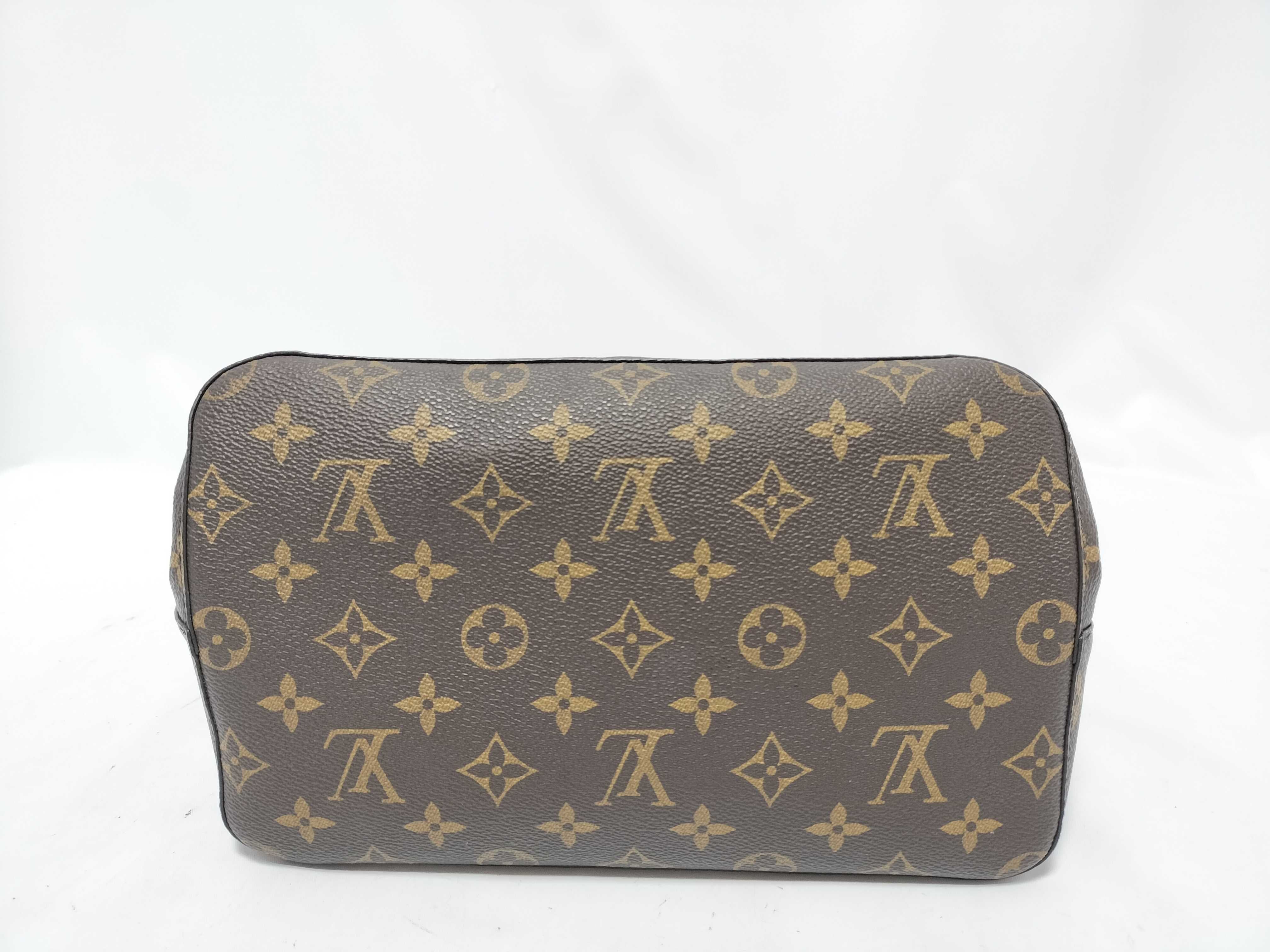 Monogram Louis Vuitton Shoulder Bag — view 6
