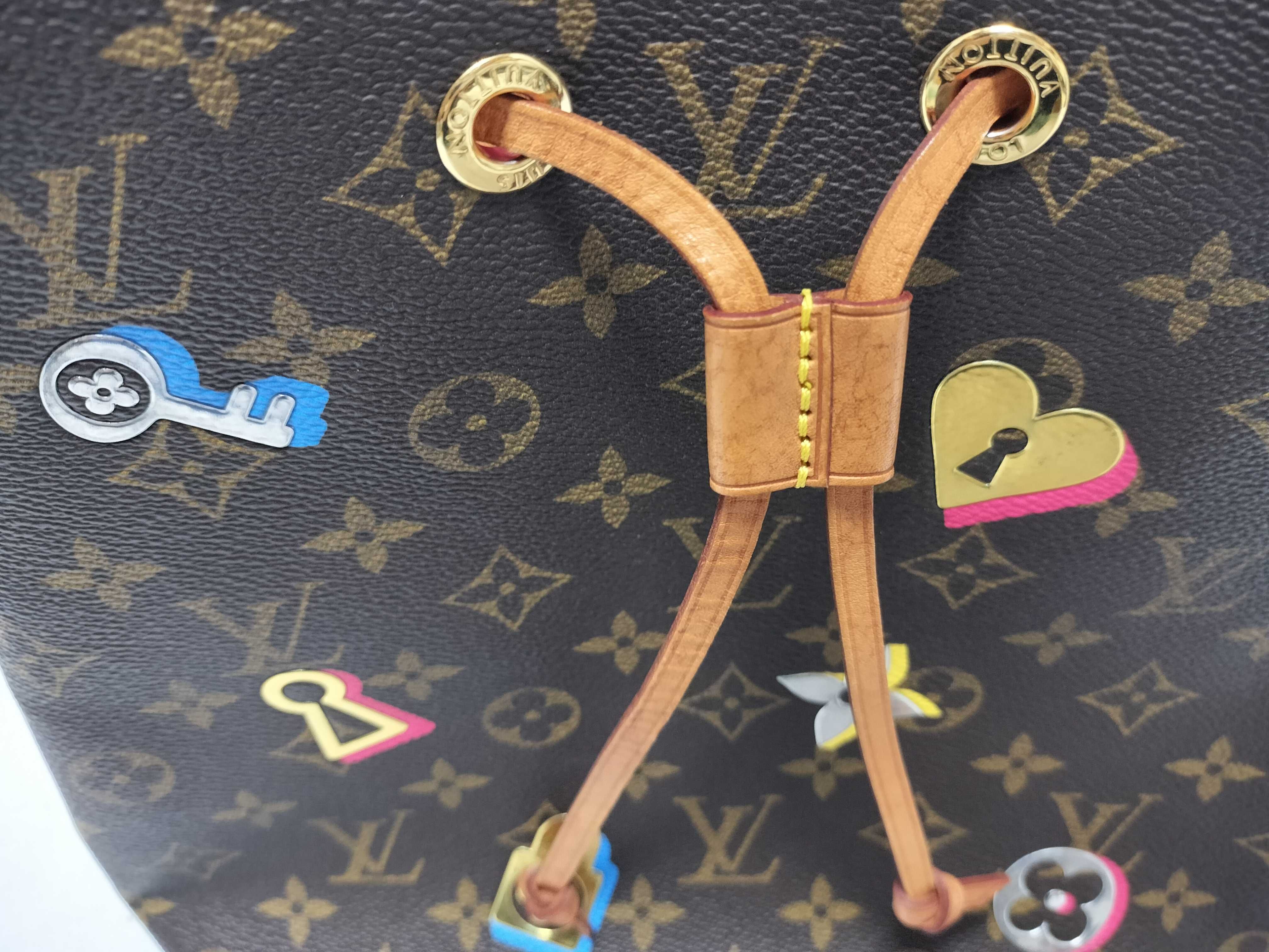 Monogram Louis Vuitton Shoulder Bag — view 8