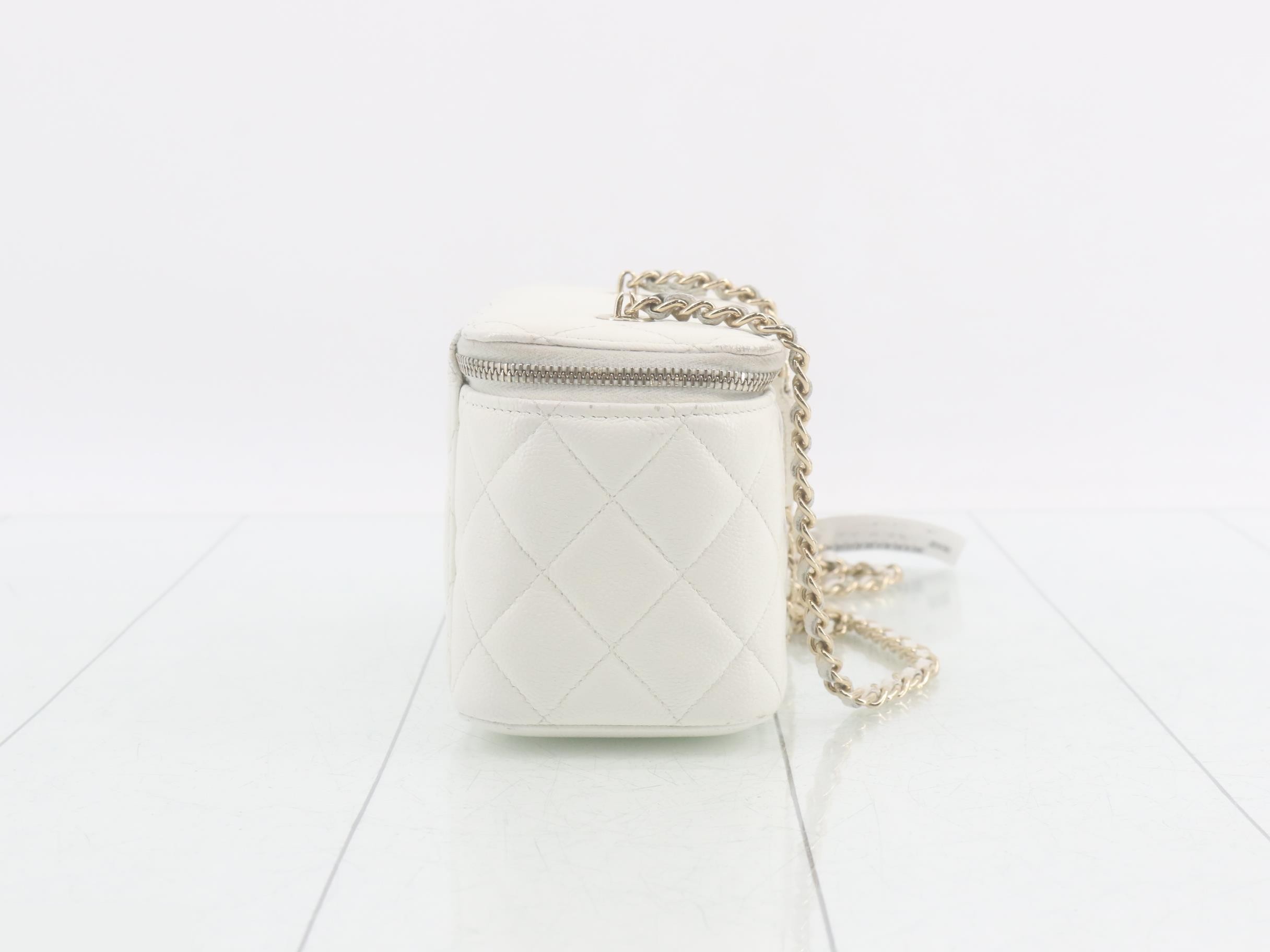 Caviar leather (bag) - Shoulder bag, vanity style, white, gold hardware — view 4