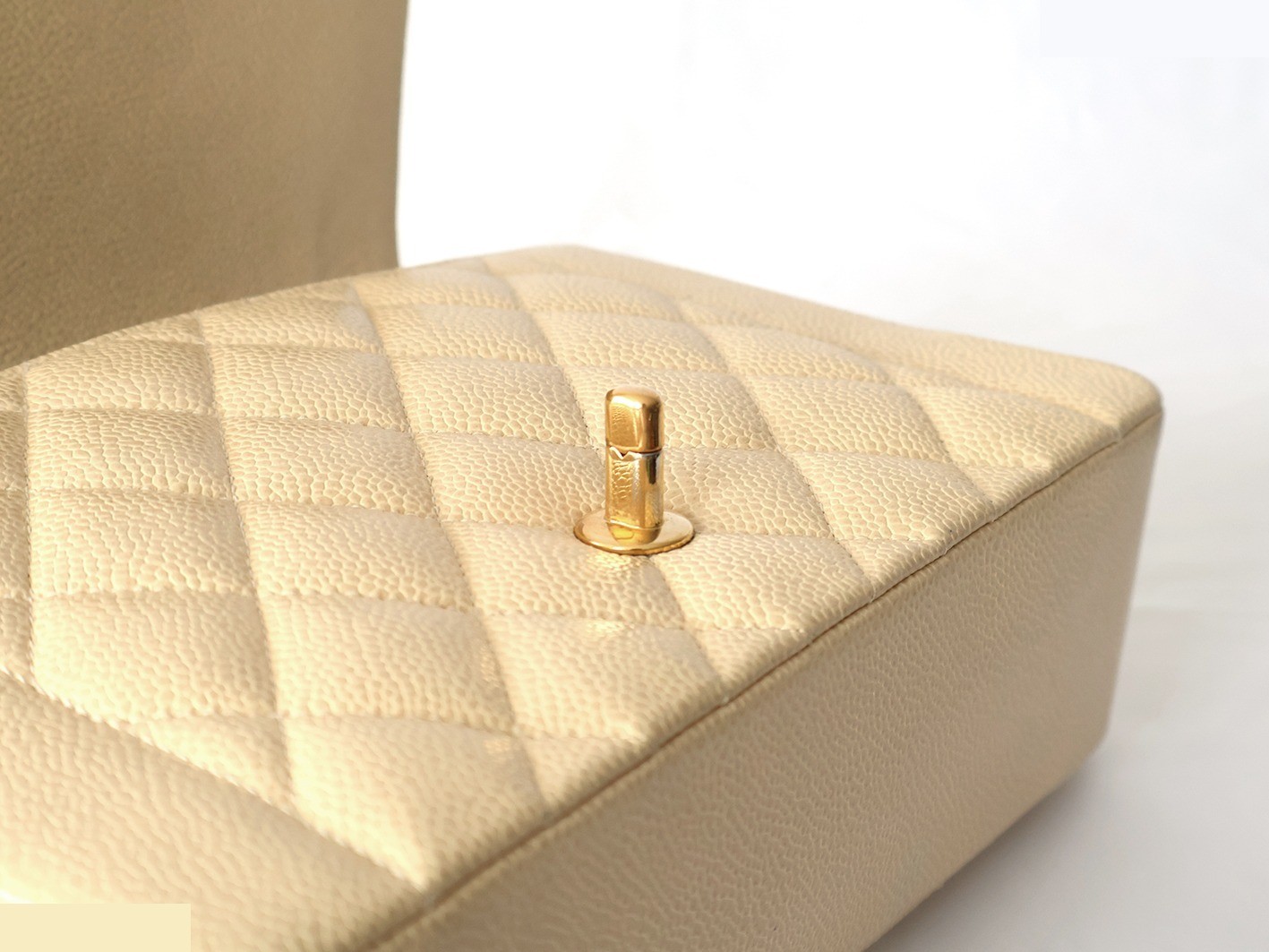 Caviar Skin Diana 25 Chain Shoulder Bag, Beige — view 8
