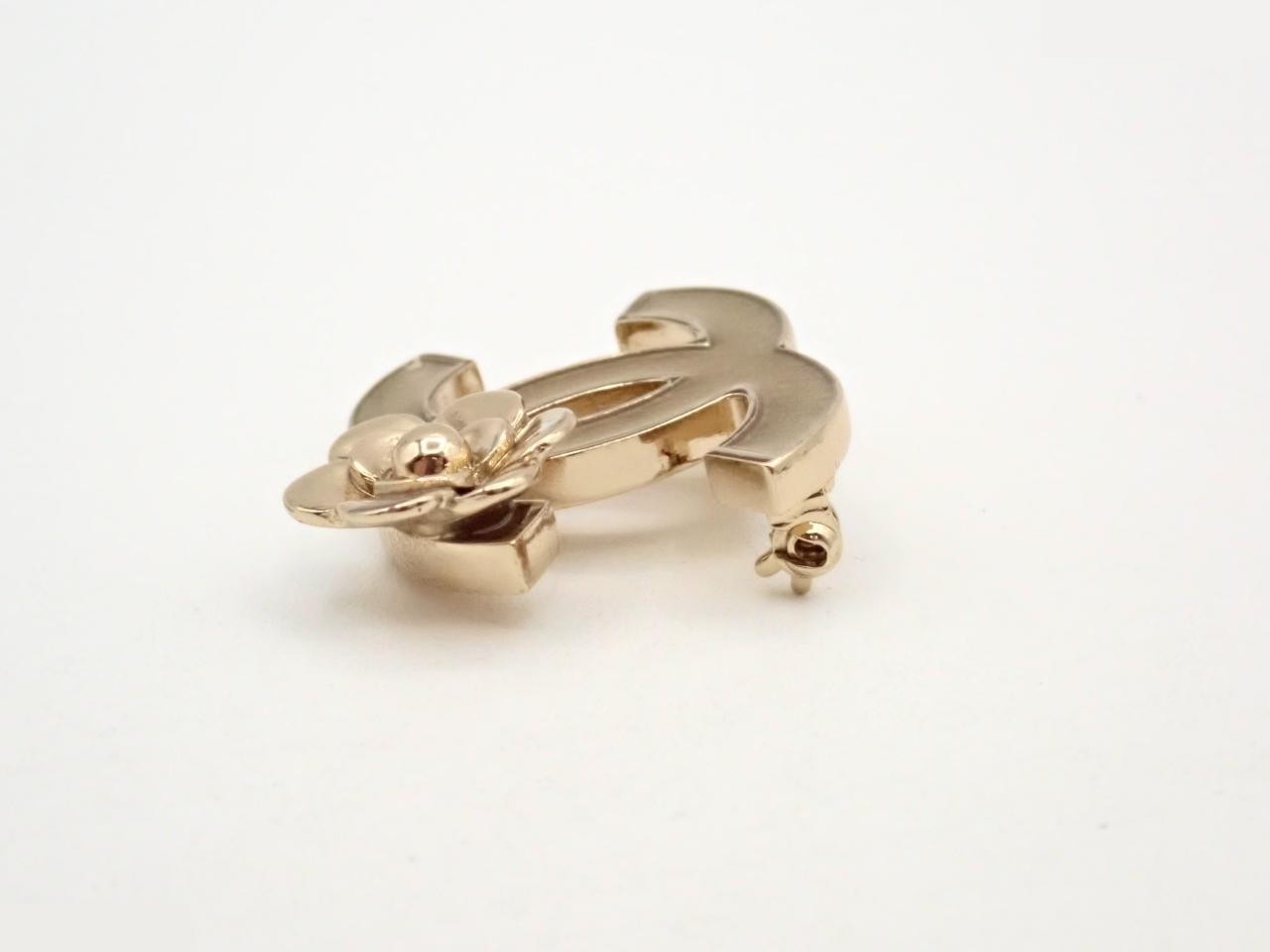 brooch 07P — view 3