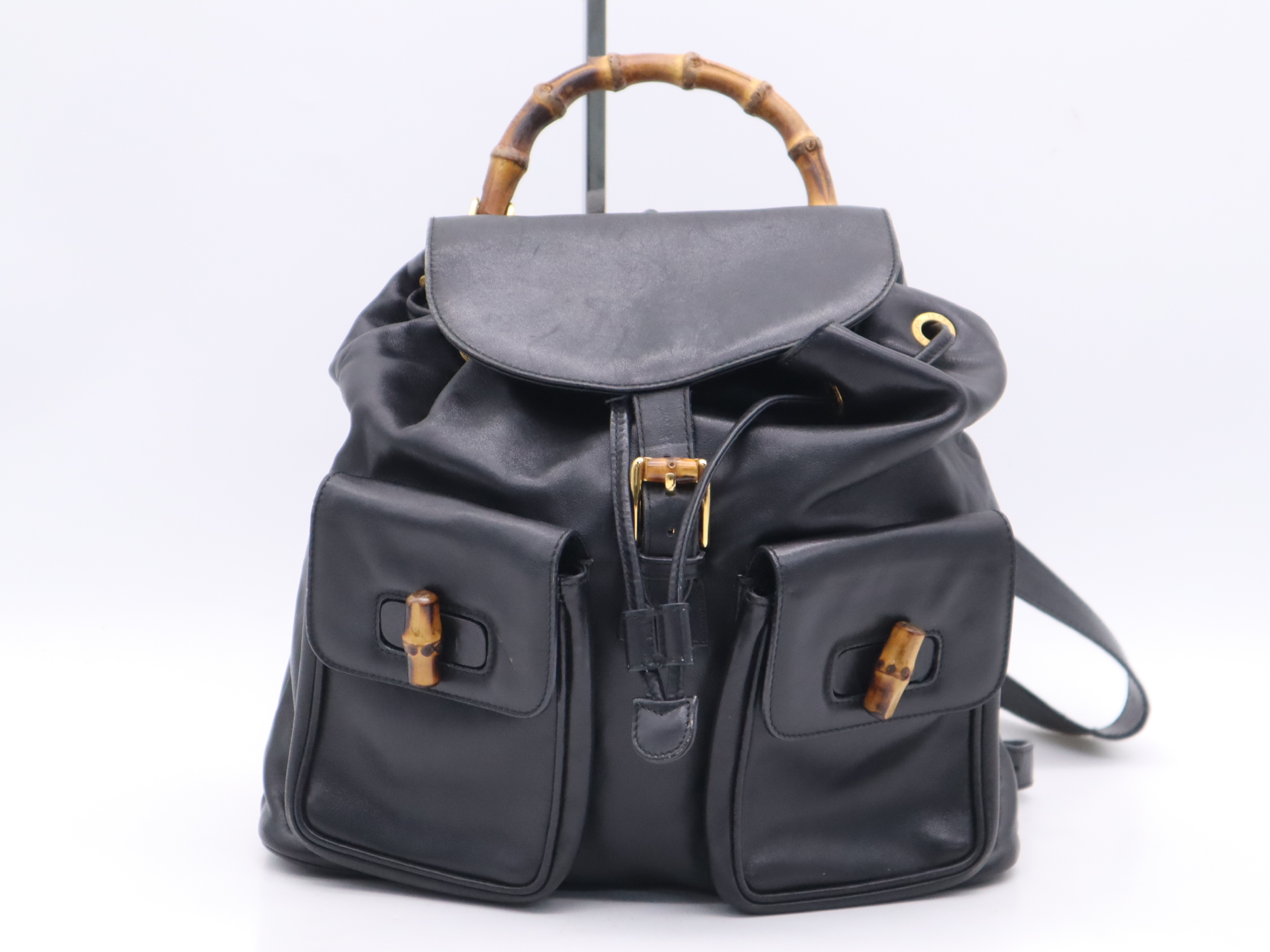 003・2058 Leather Backpack with Bamboo Handle, Black.