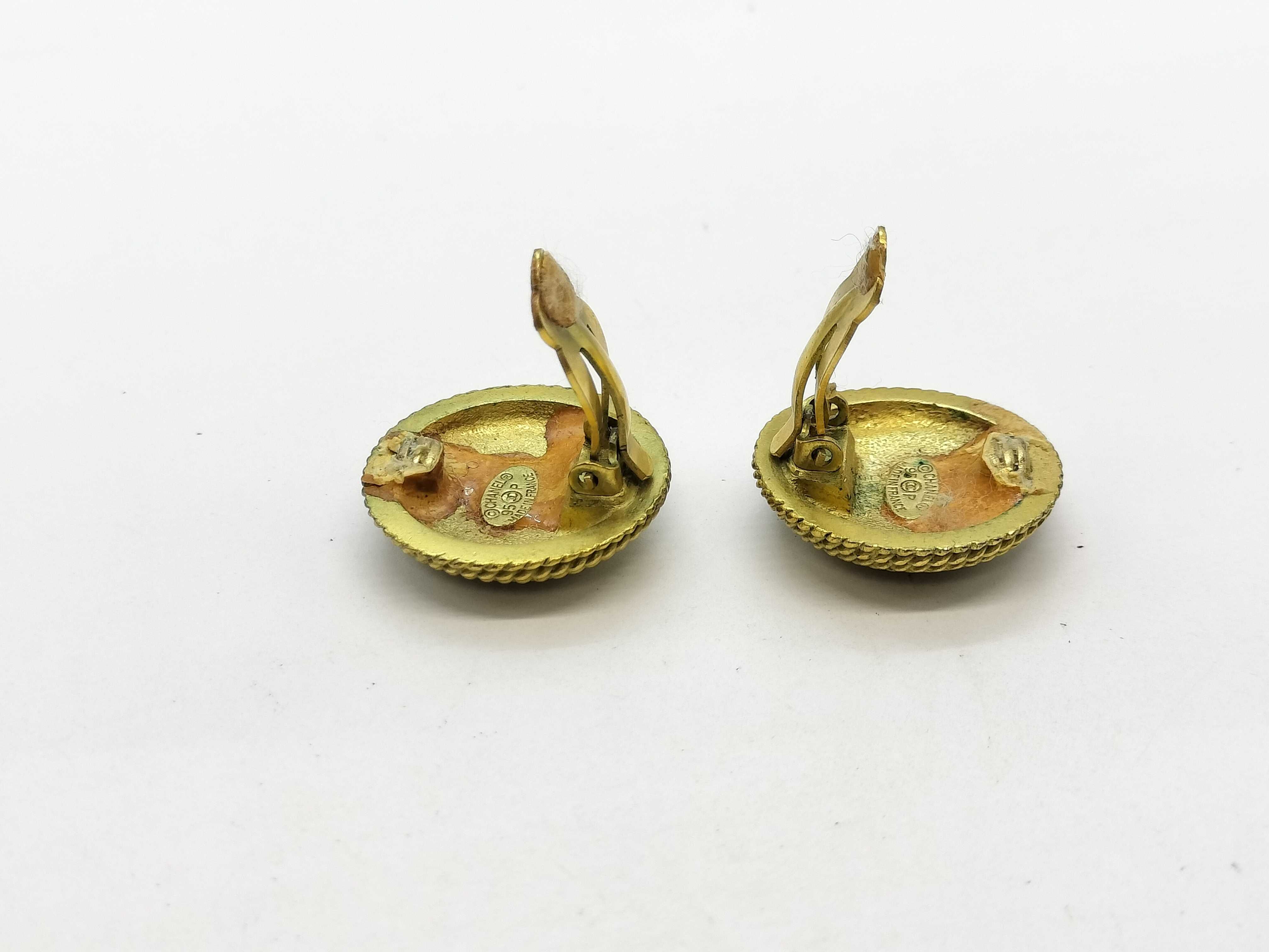 Coco Mark Round Earrings 95P Gold Earrings — view 4