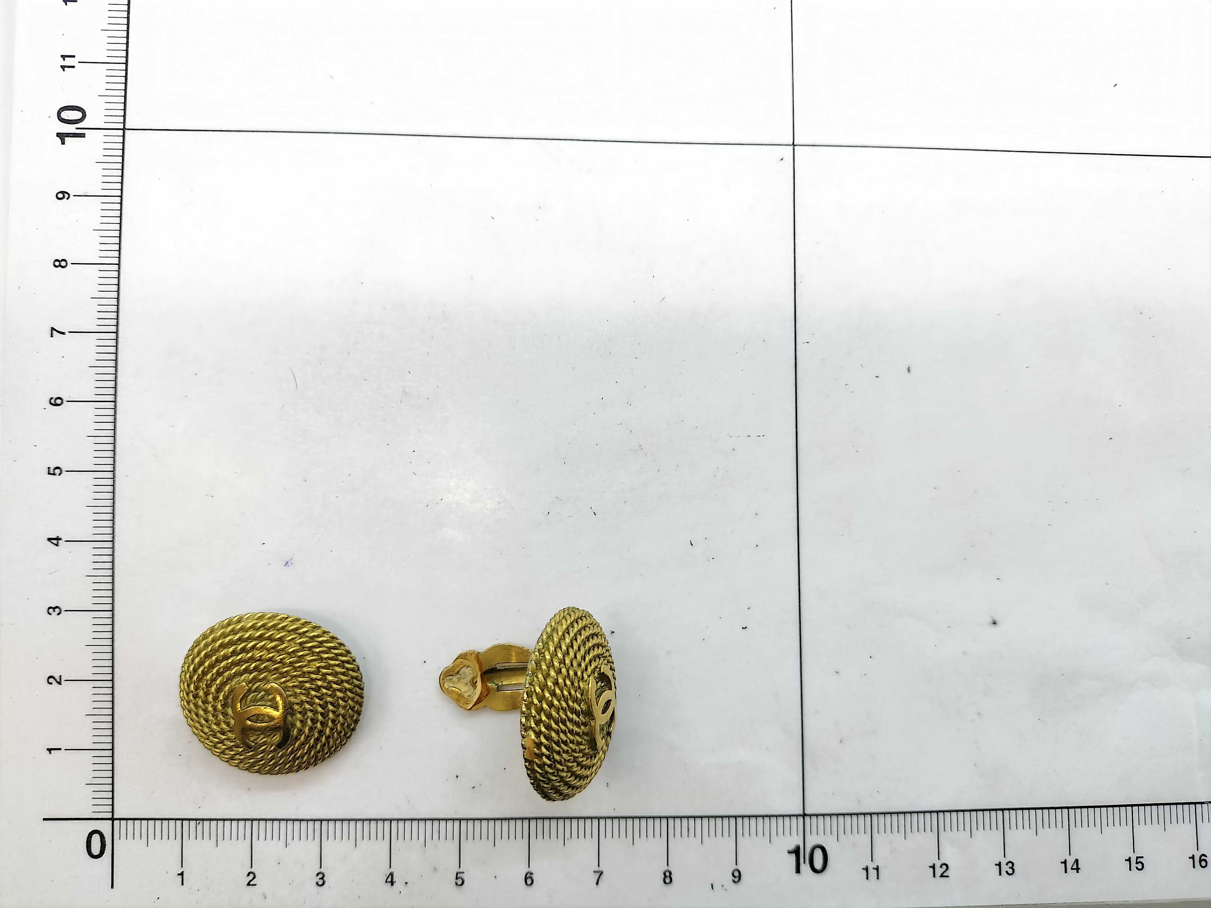 Coco Mark Round Earrings 95P Gold Earrings — view 6