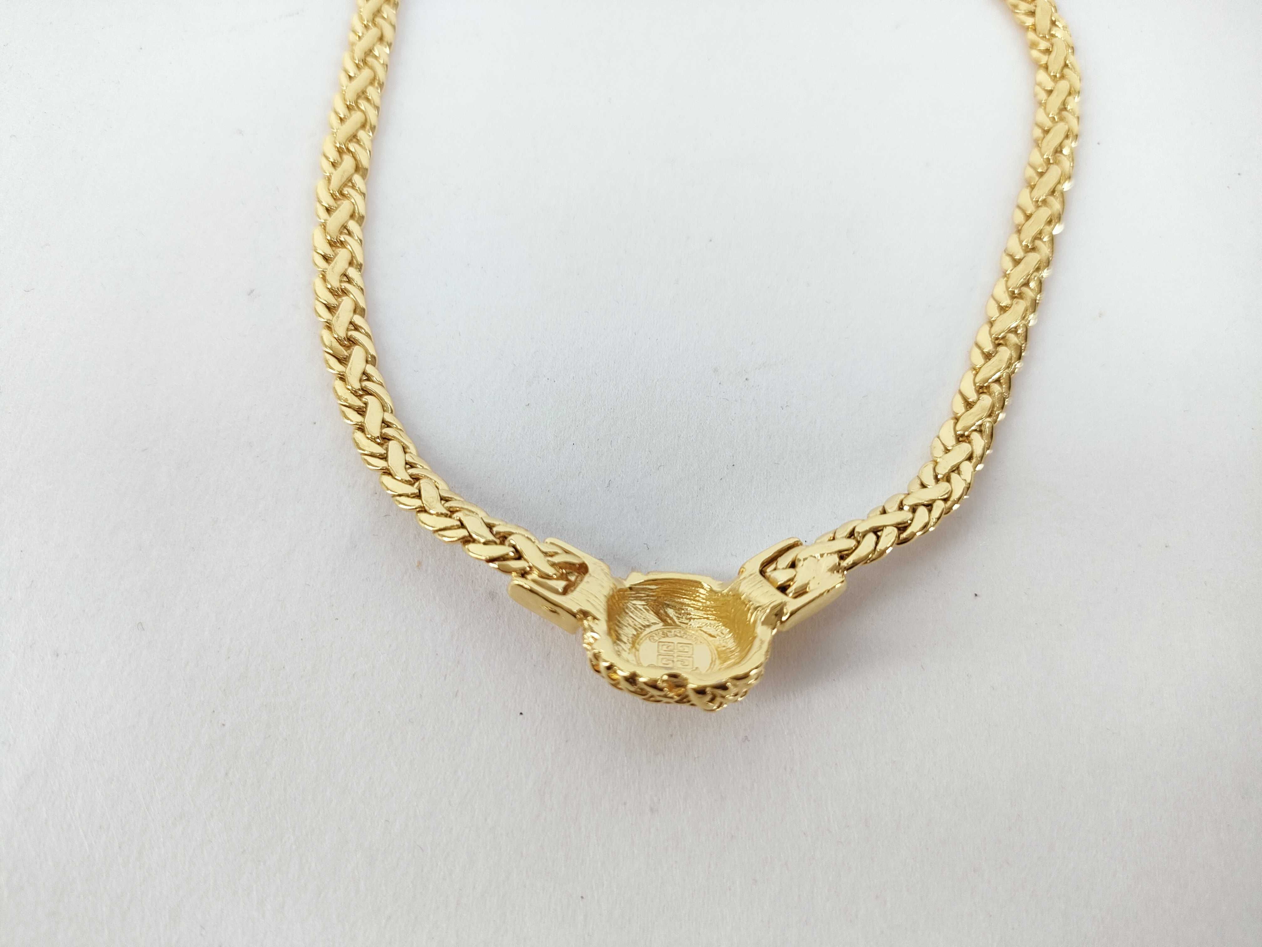 necklace — view 2