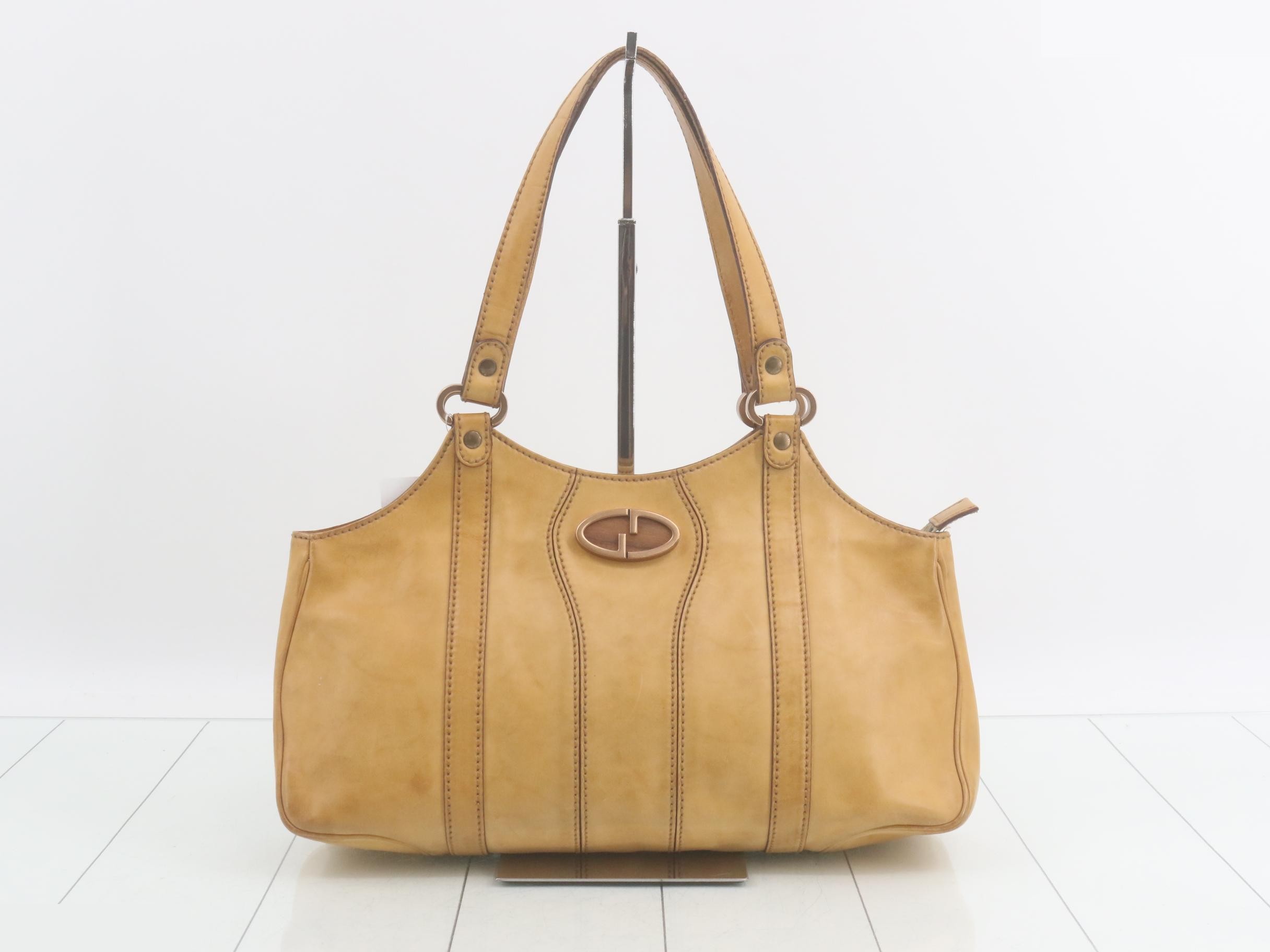 GG logo handbag, camel leather