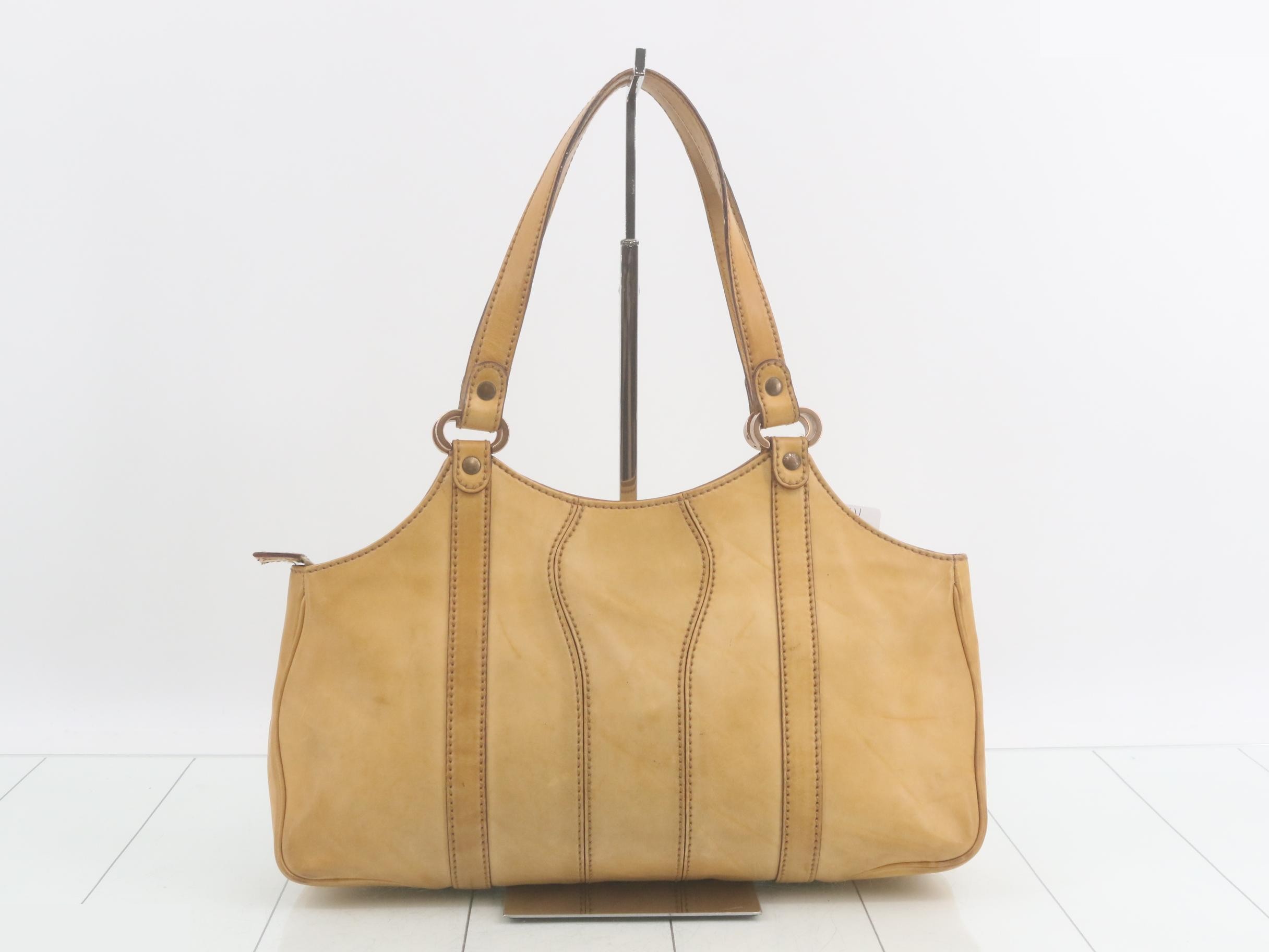 GG logo handbag, camel leather — view 2