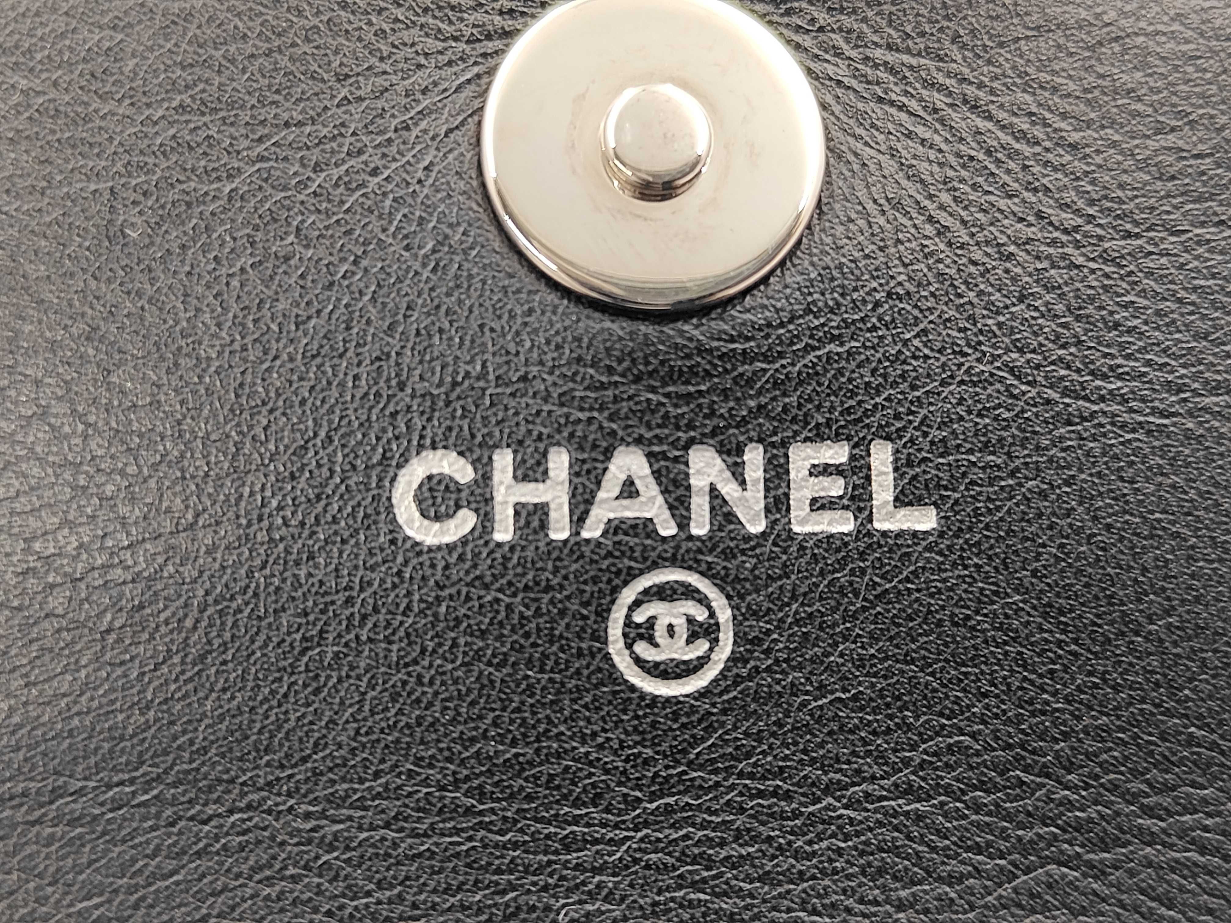Coco Mark Makeup Enamel Shoulder Bag with Sticker — view 11