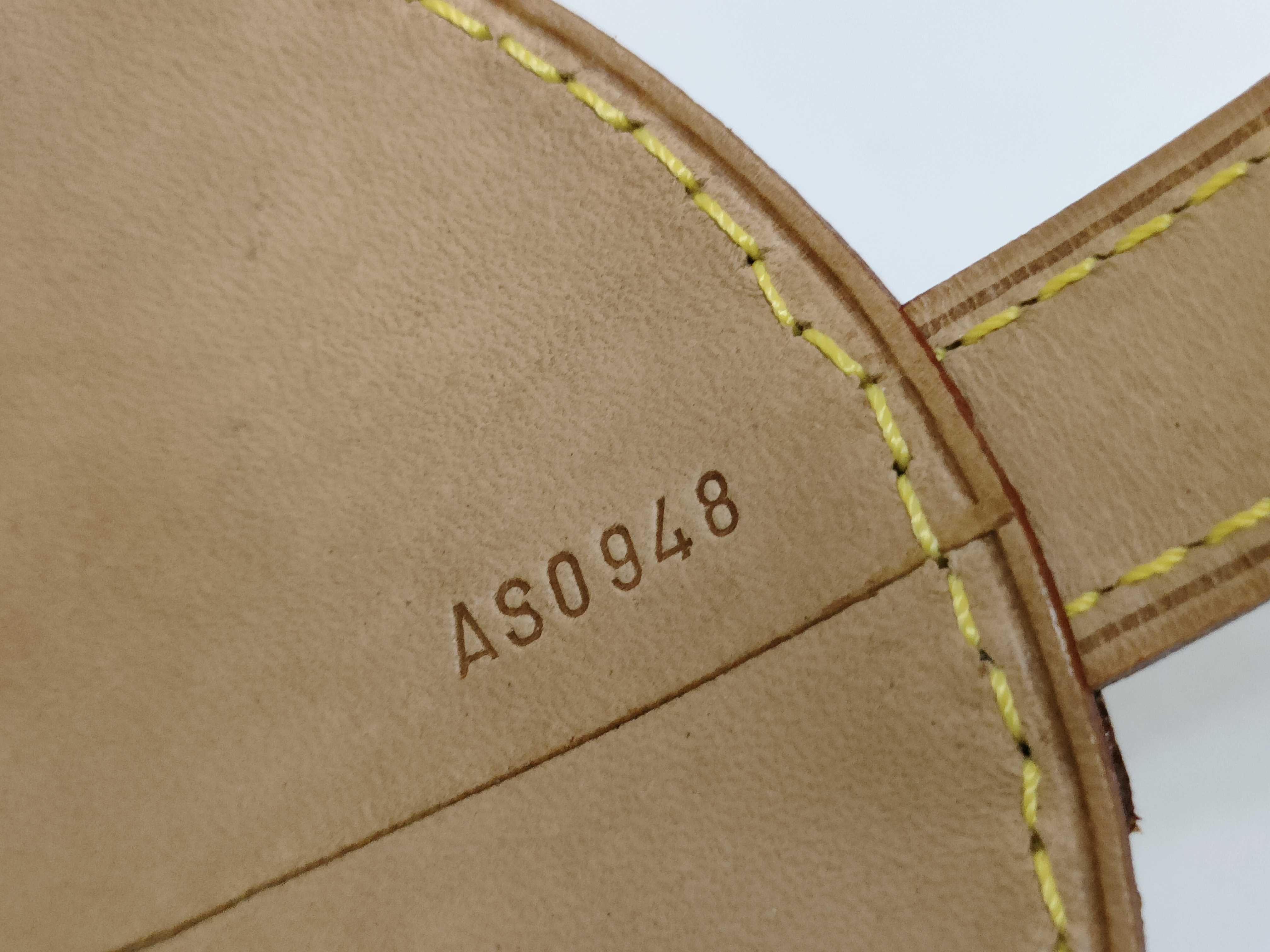 Monogram Louis Vuitton Monogram France World Cup Soccer Ball 1998 Limited Edition M99054 Other Accessories — view 8