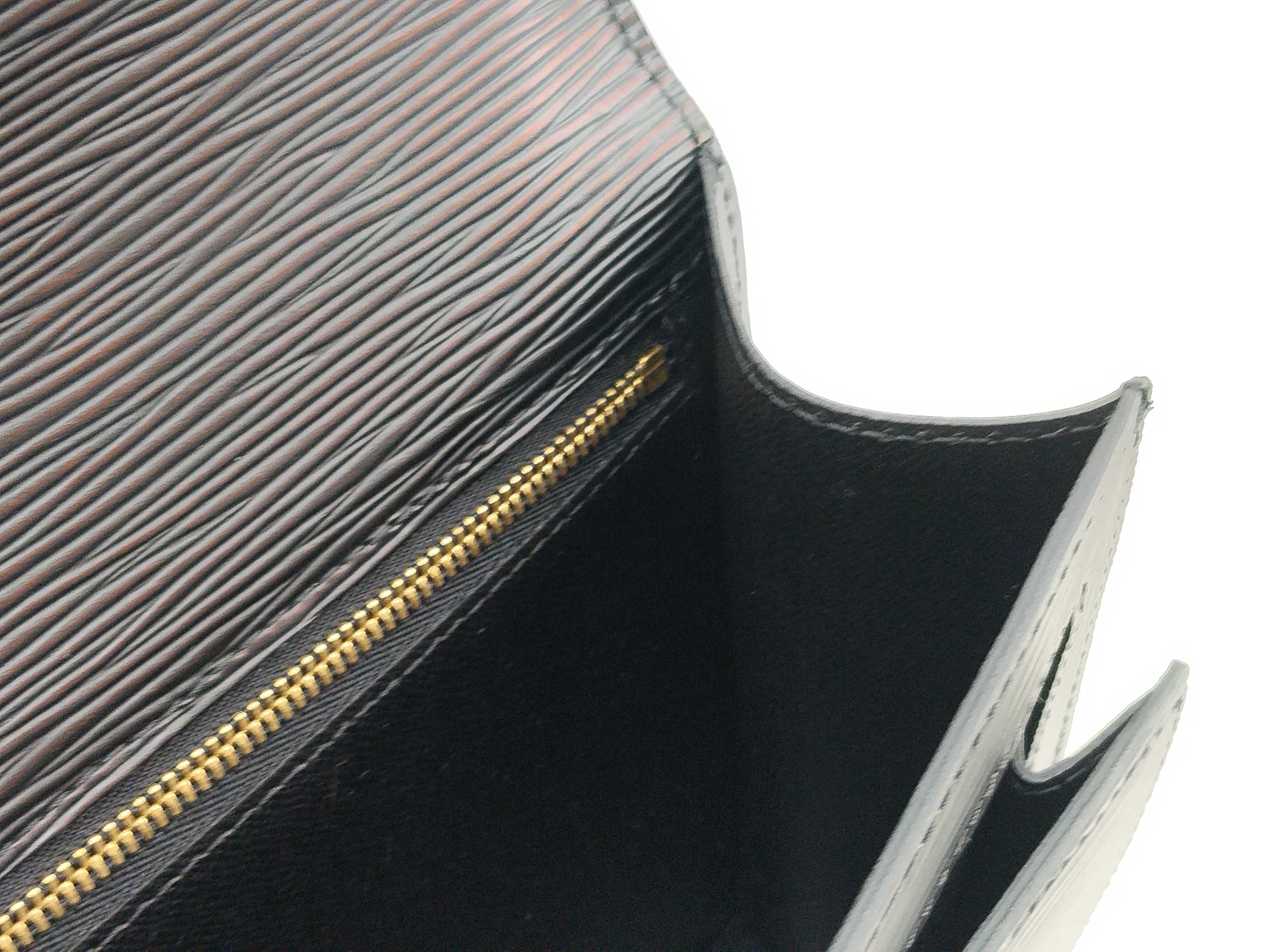 Epi M52612 Epi Serie Dragonne Black Second Bag — view 13