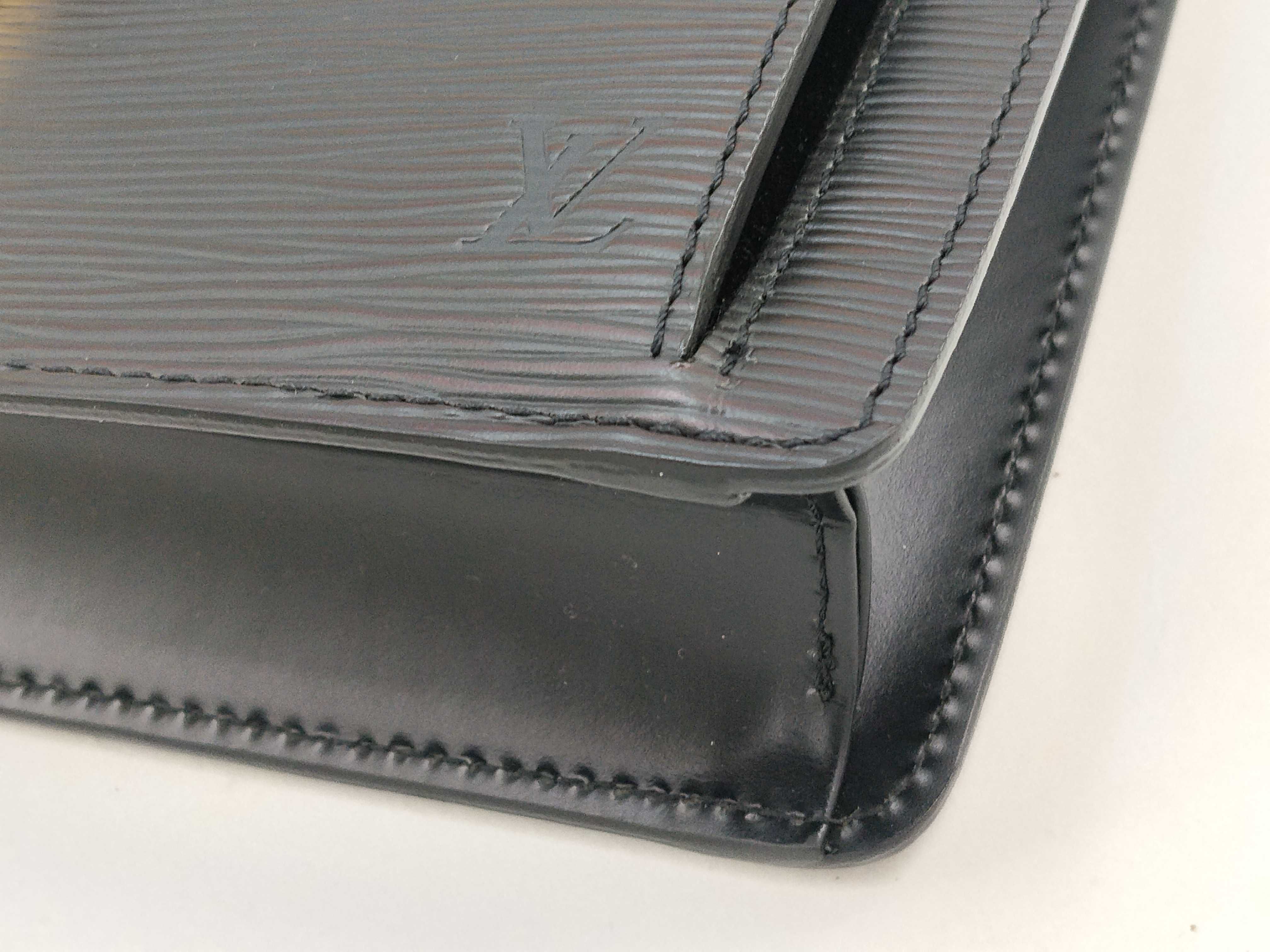 Epi M52612 Epi Serie Dragonne Black Second Bag — view 4