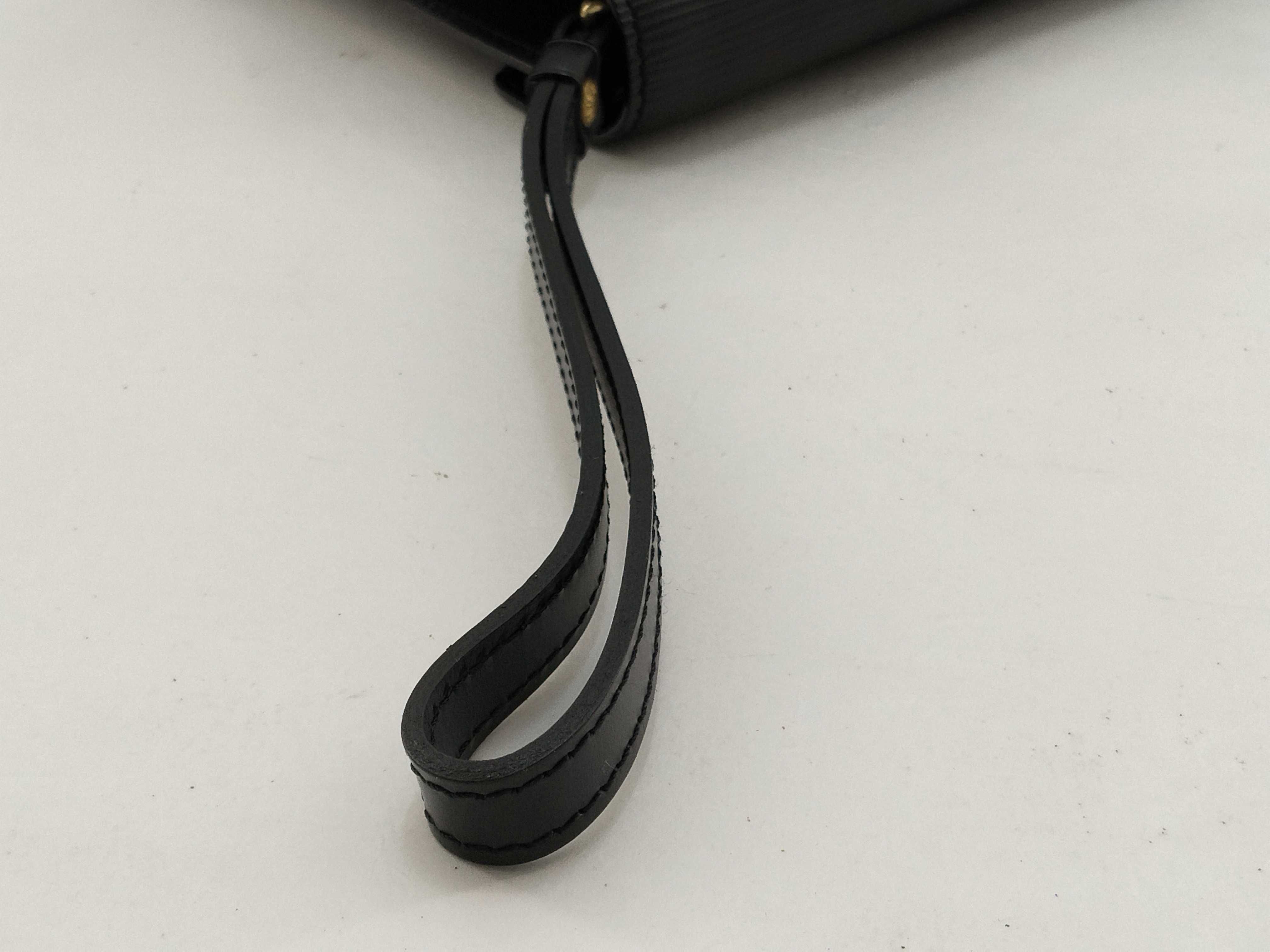 Epi M52612 Epi Serie Dragonne Black Second Bag — view 8