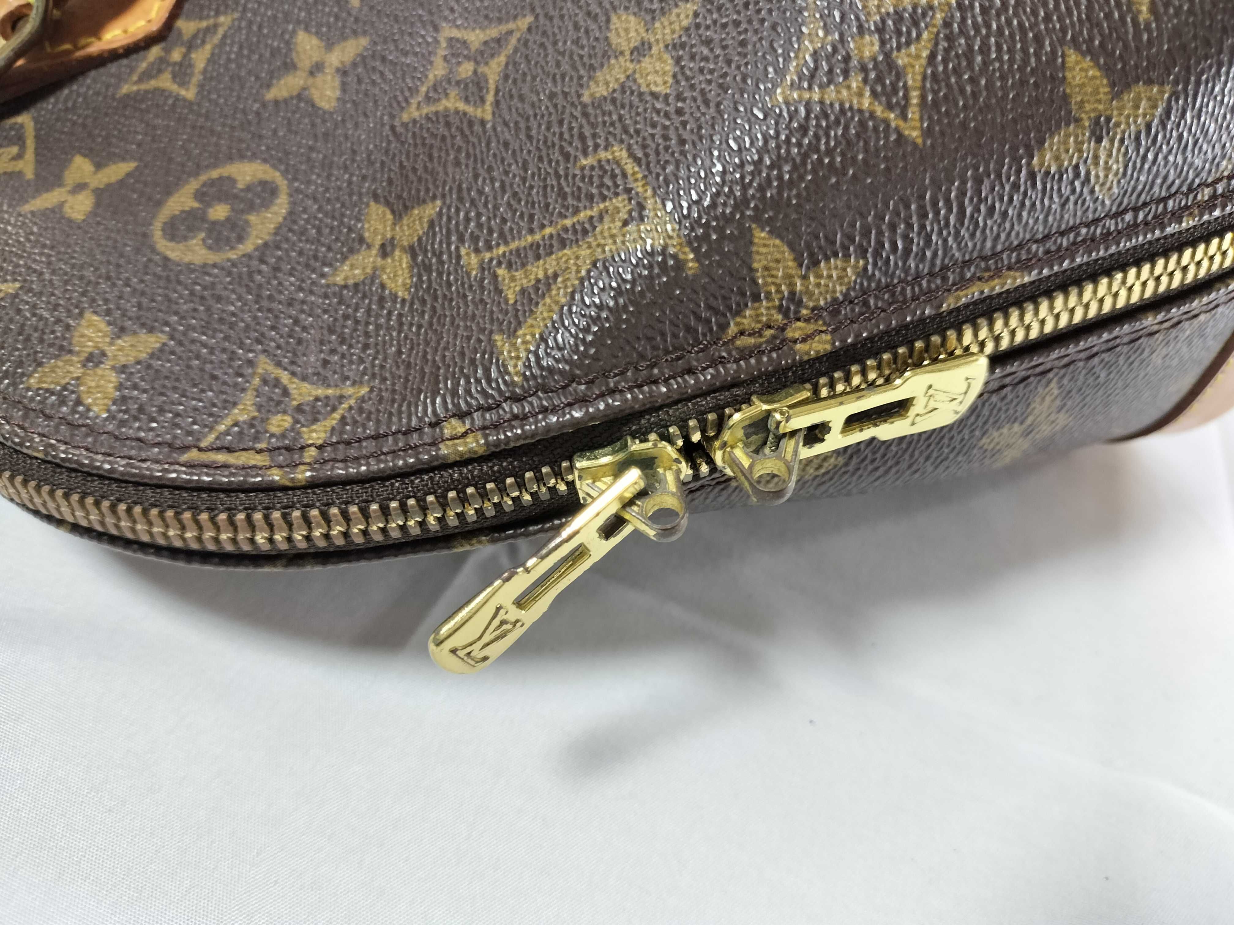 Monogram M40878 Alma MM *Shoulder strap is aftermarket. Handbag. — view 13