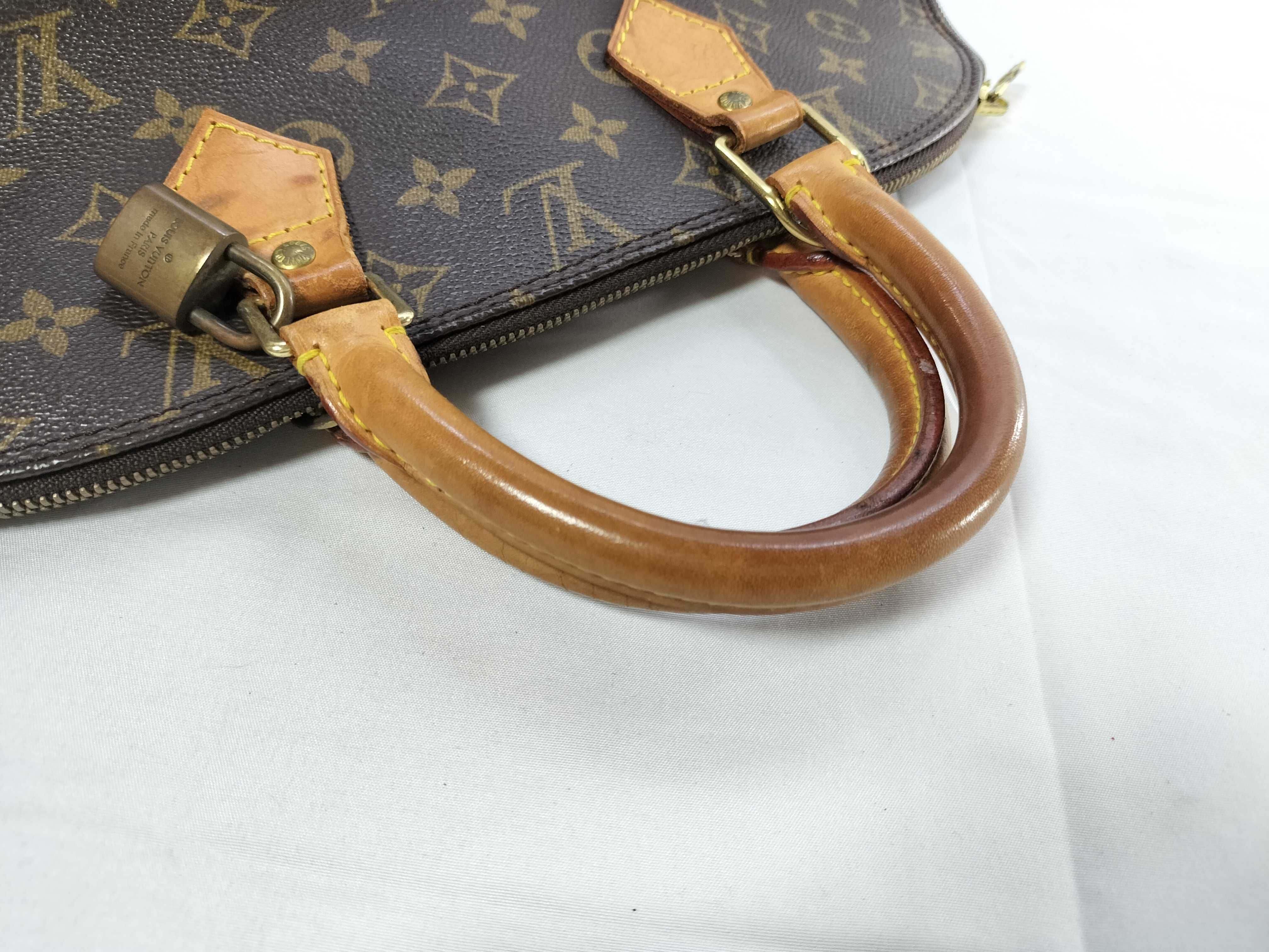 Monogram M40878 Alma MM *Shoulder strap is aftermarket. Handbag. — view 3