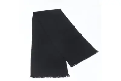 Scarf with tags