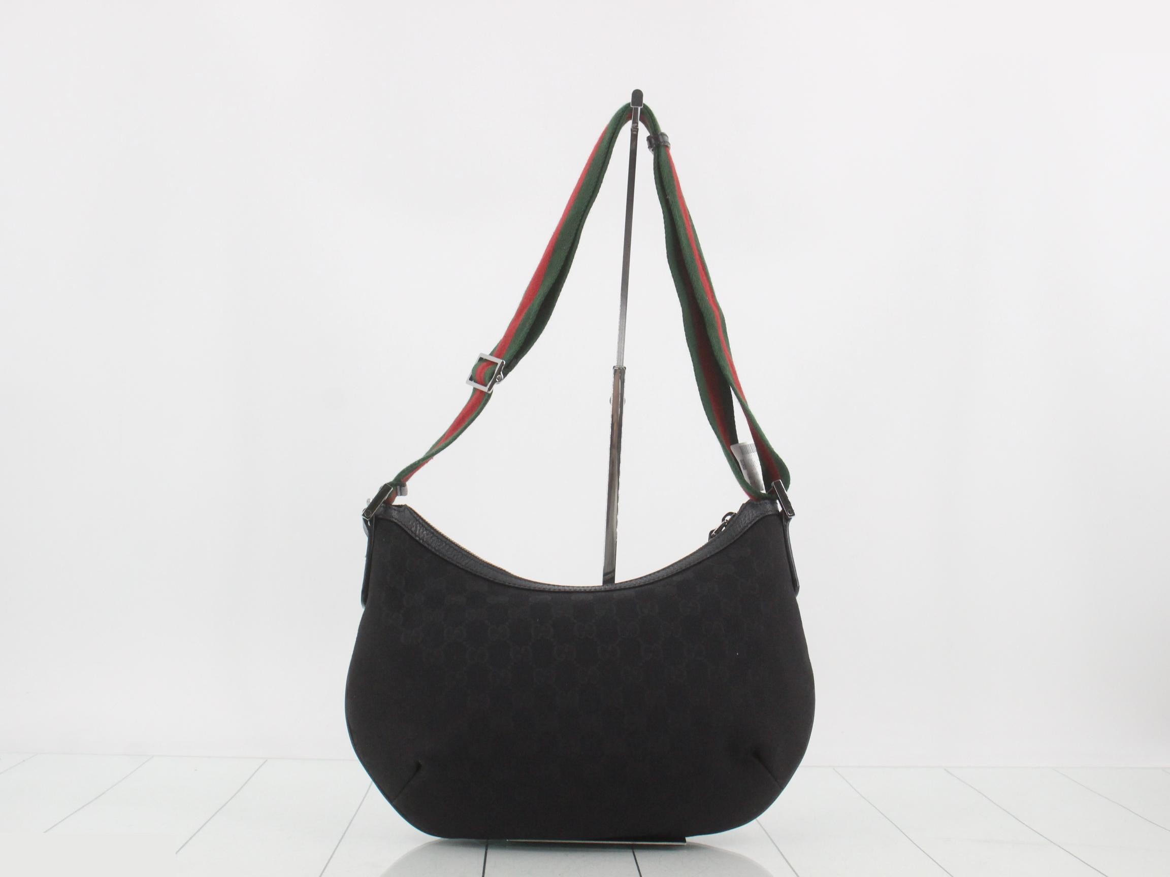 GG Canvas Croissant Hobo Bag, Sherry, Black, S-type hardware, 35 x 21 x 3 cm — view 2