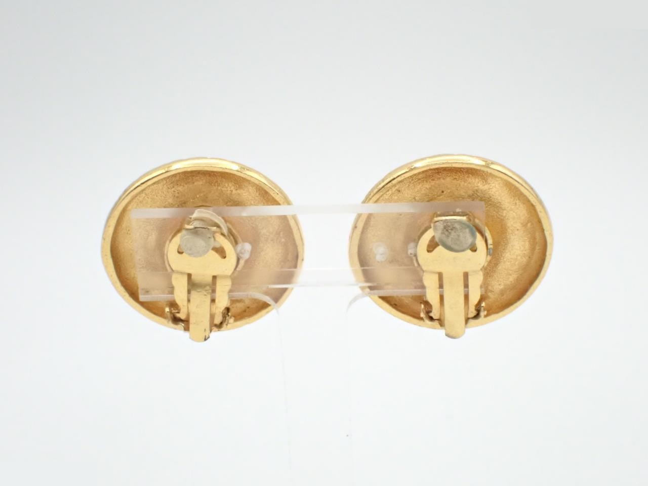pearl gold necklace — view 2