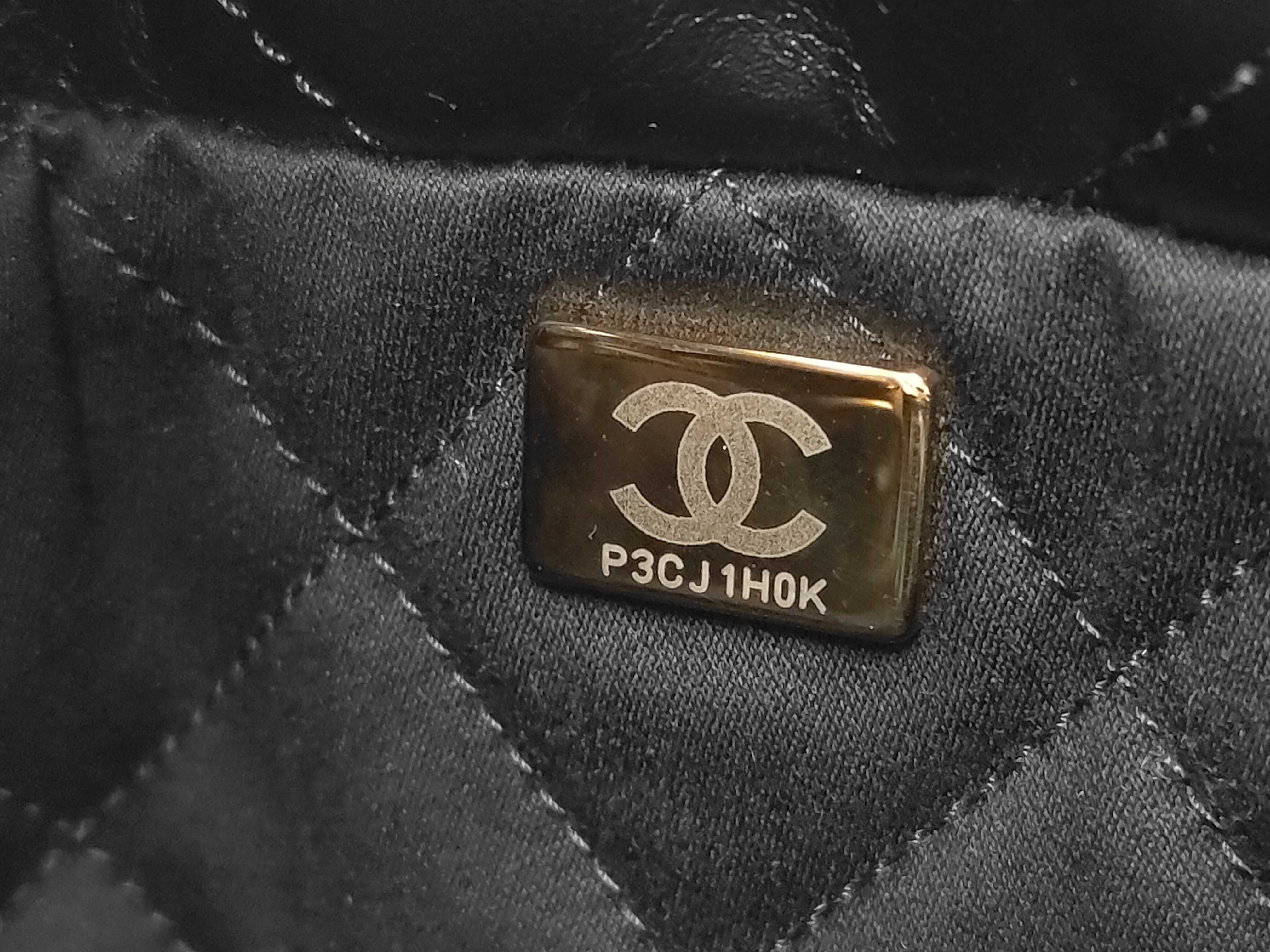 Lambskin Chanel 22 Mini Shoulder Bag — view 10
