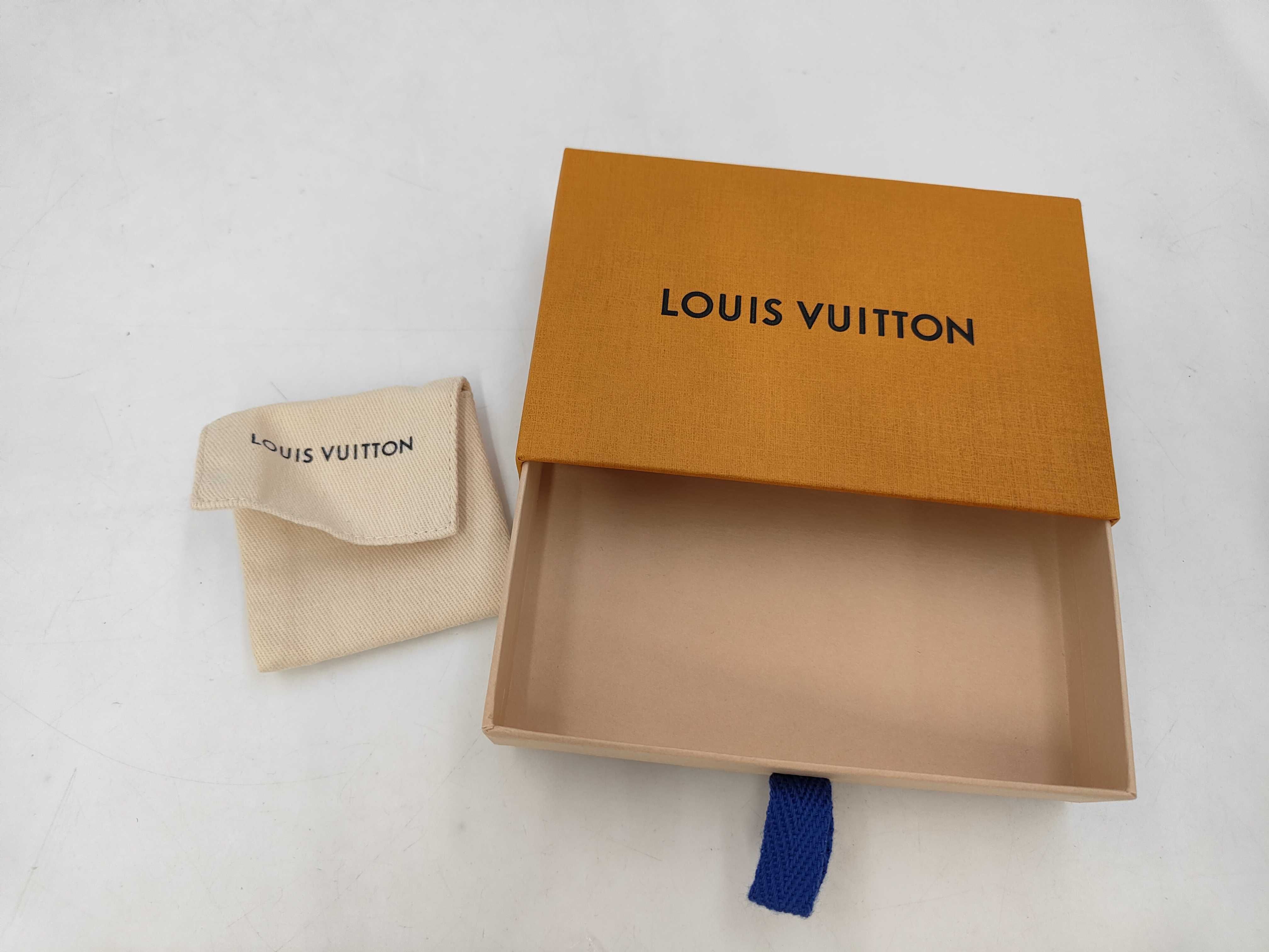 Lady LV Gold Earrings — view 8