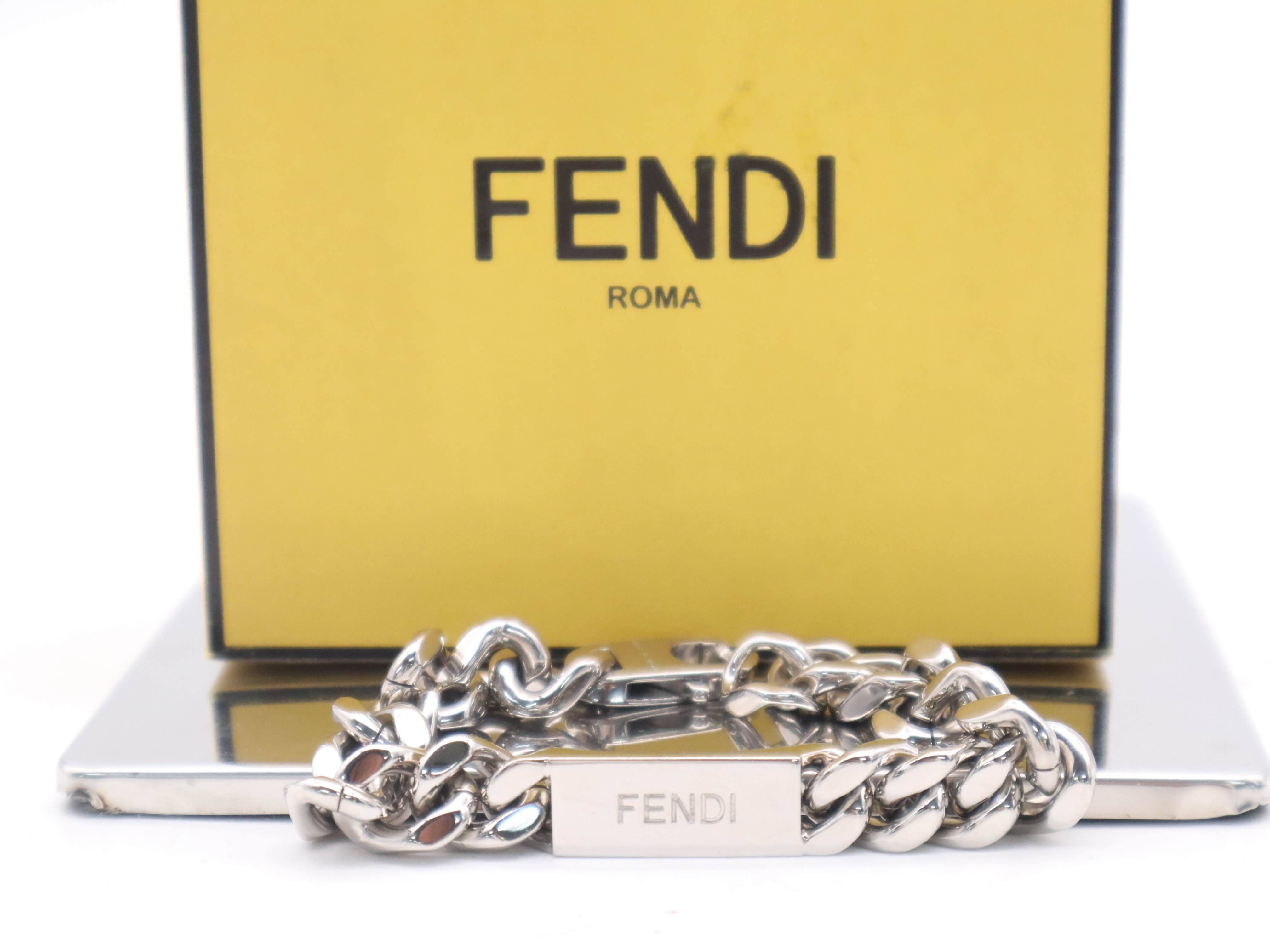 7AJ543 Metal Logo Plate Chain S Bracelet B08 (with box) Bracelet/Bangle