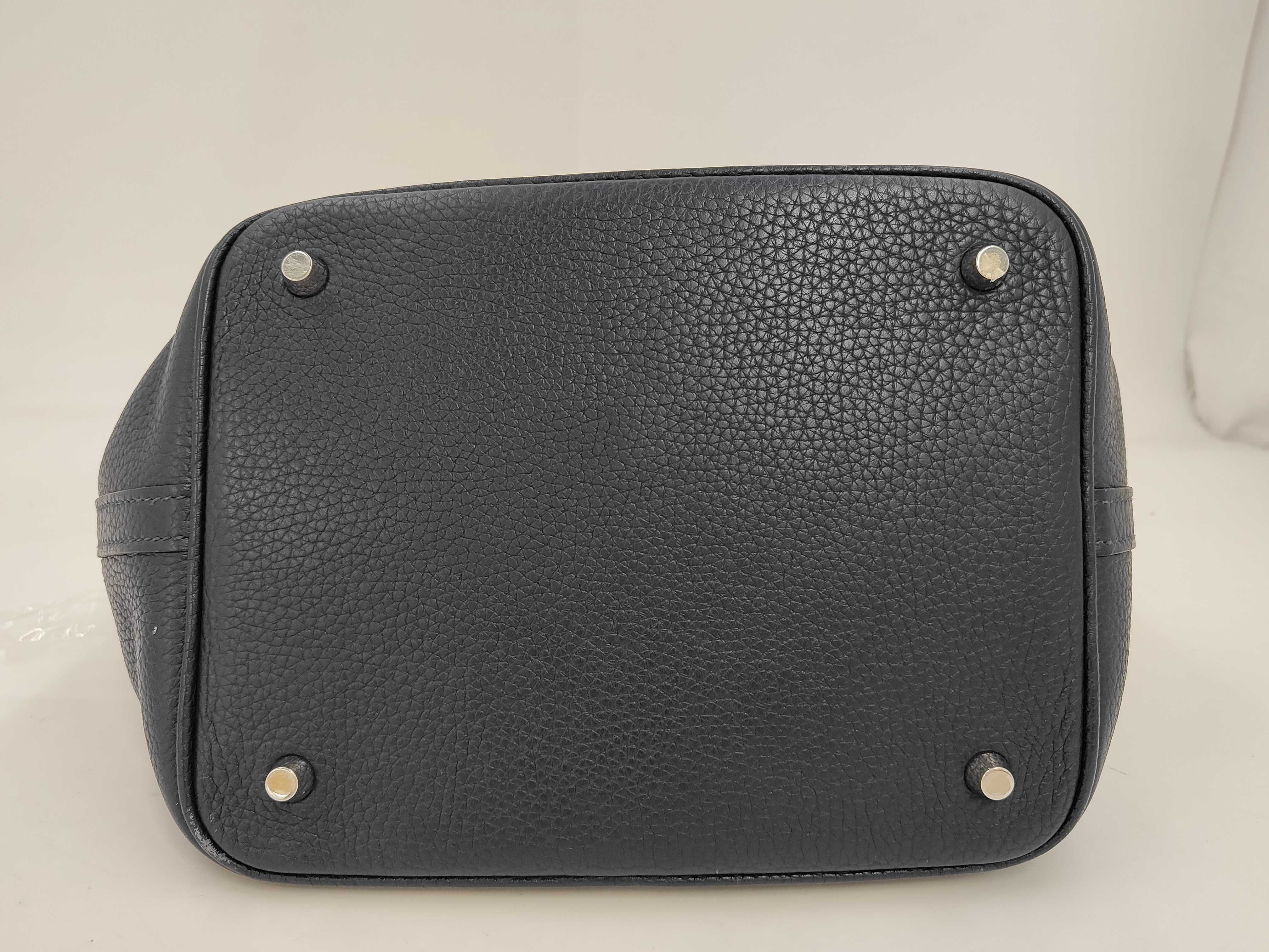 Picotin Lock MM Taurillon Leather, Blue Nuit, X Stamp, Silver Handbag — view 7