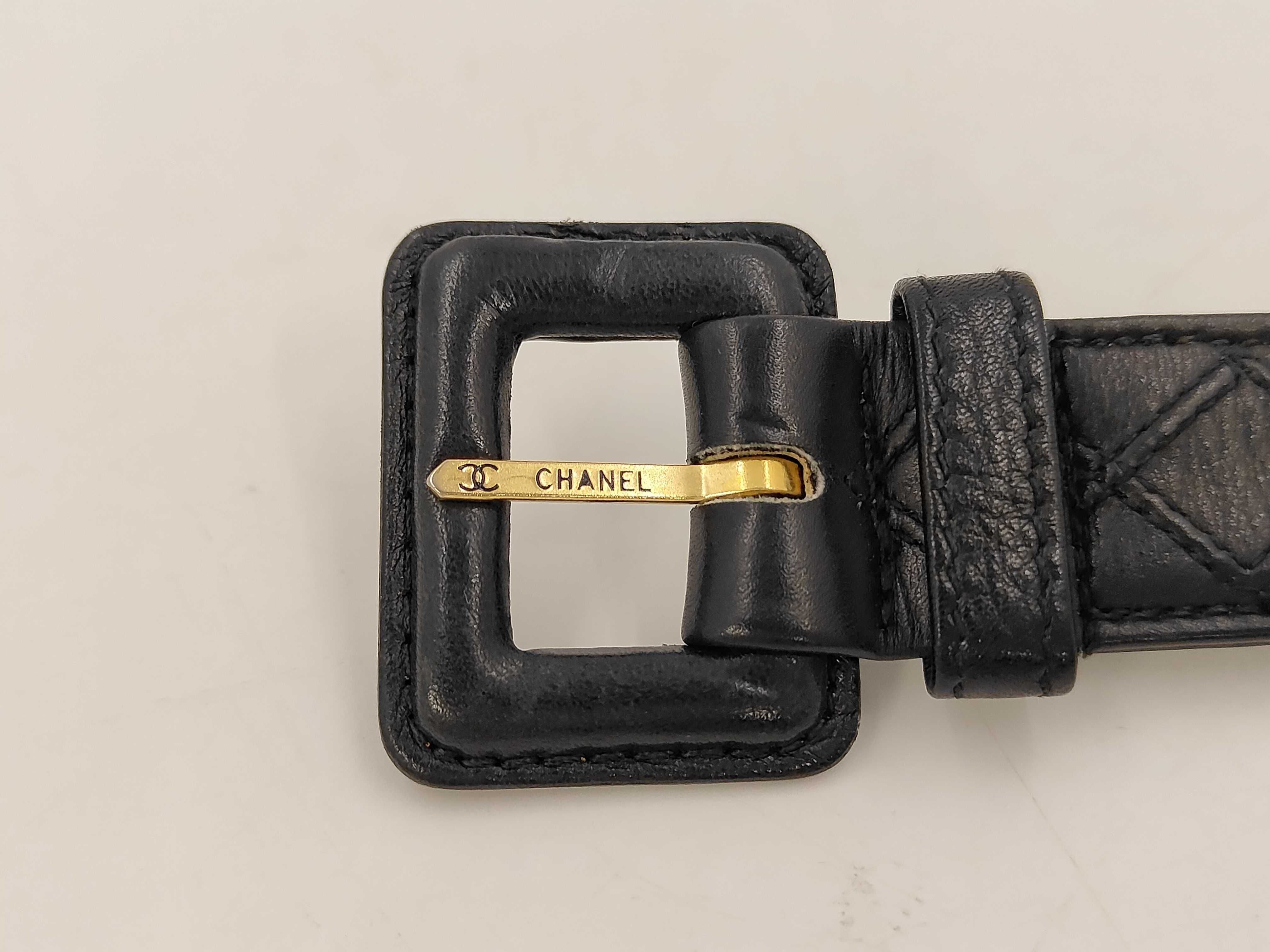 Chain belt with plate charm Leather black x gold color ♯70/28 belt — view 3