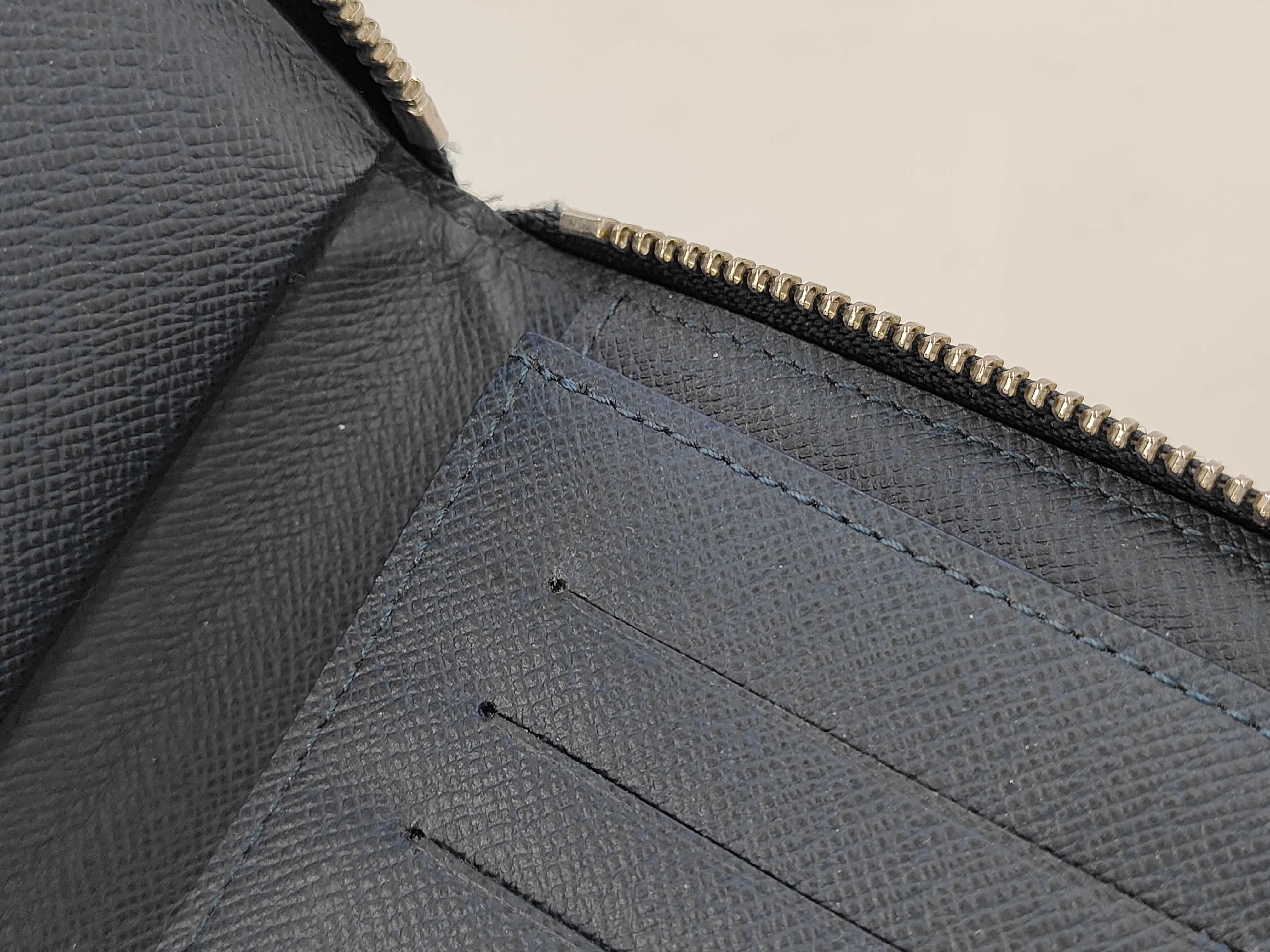 Taiga Zippy Wallet Vertical — view 8