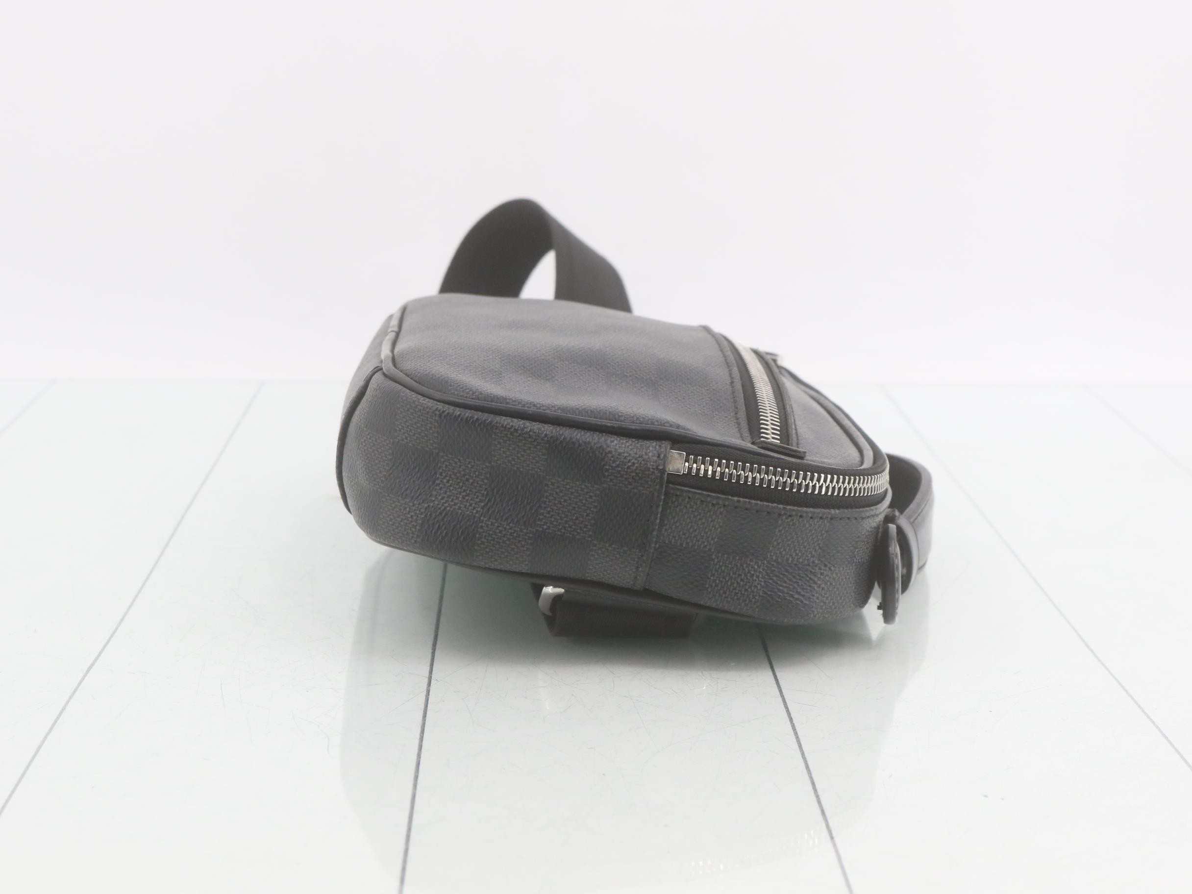 N41289 Damier Graphite Ambler Waist Bag — view 3