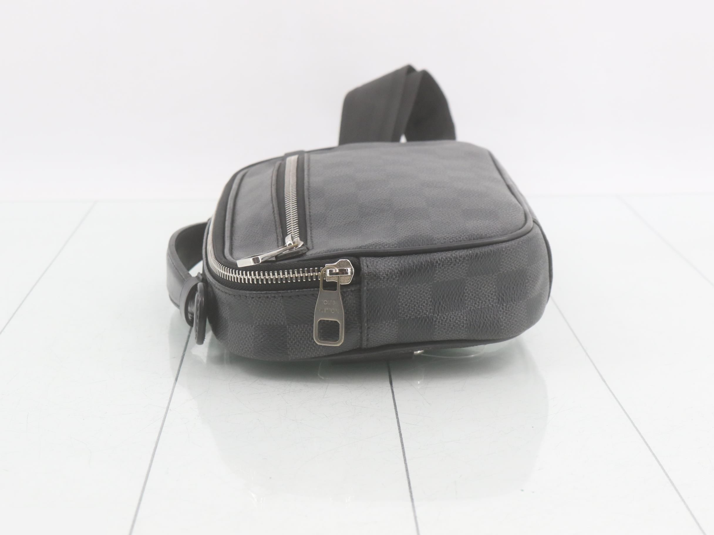 N41289 Damier Graphite Ambler Waist Bag — view 4