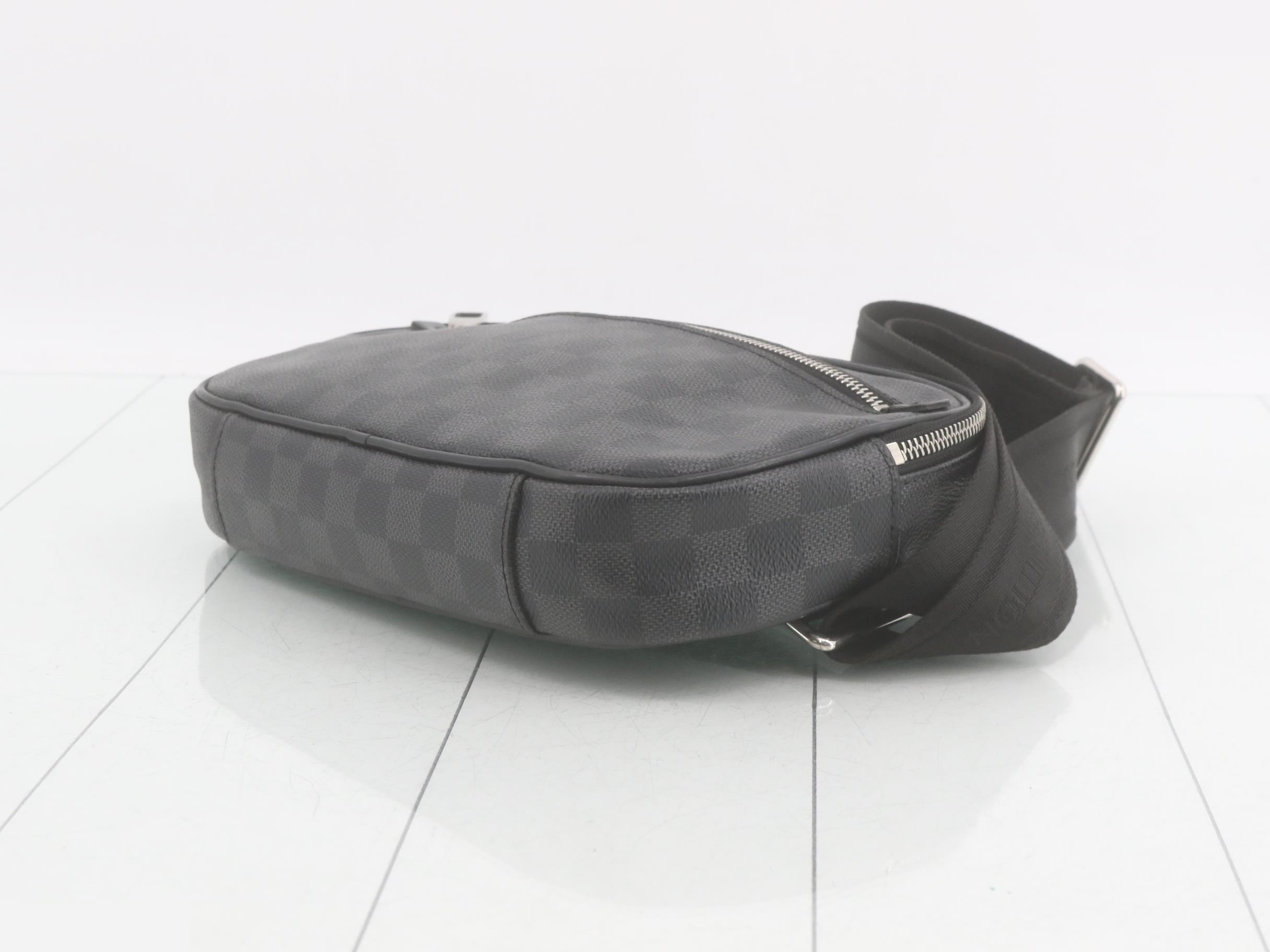 N41289 Damier Graphite Ambler Waist Bag — view 6