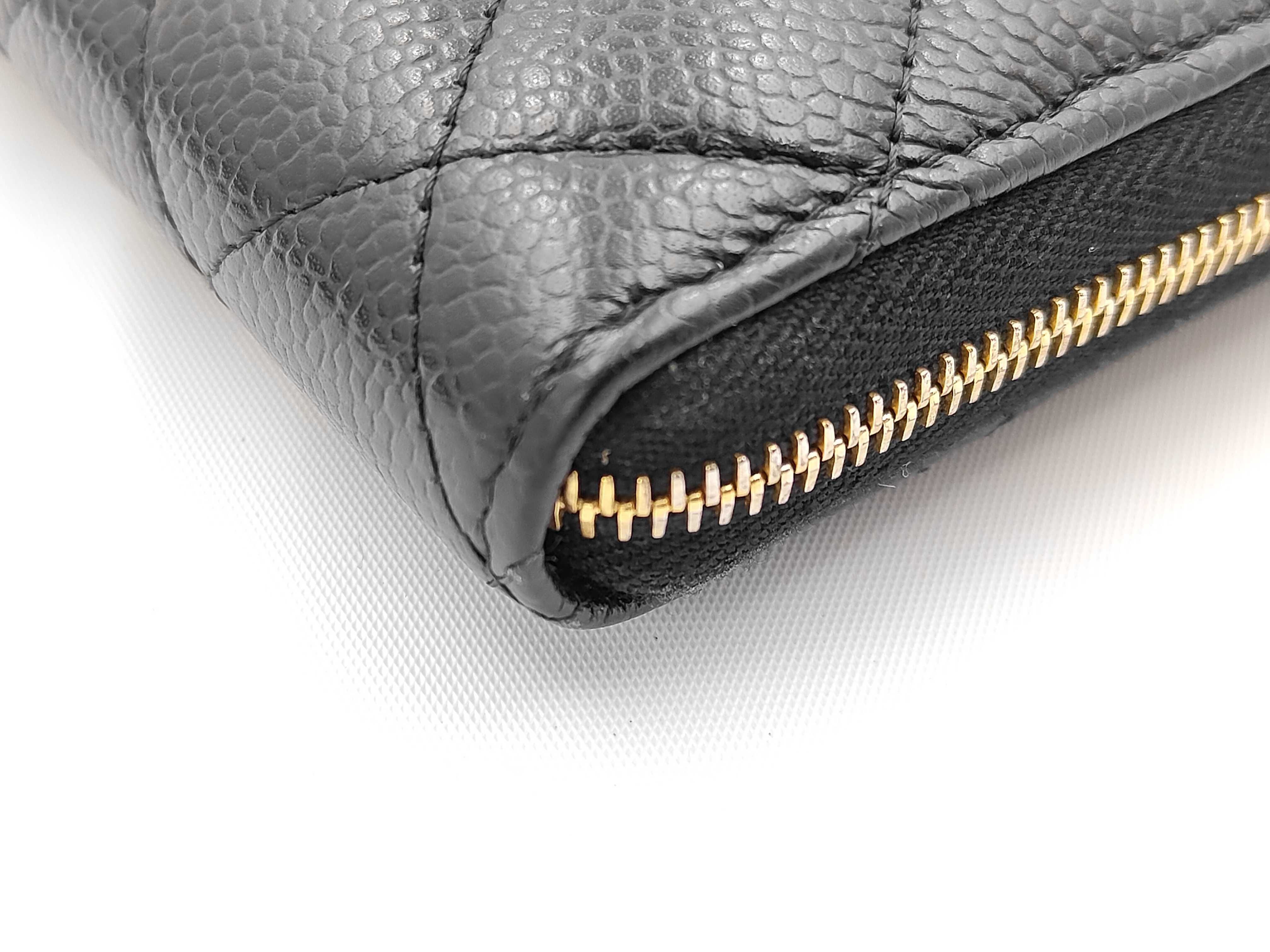 Matelassé Long Wallet, Round, Caviar Leather, Gold Hardware, Black, 31890618 — view 3
