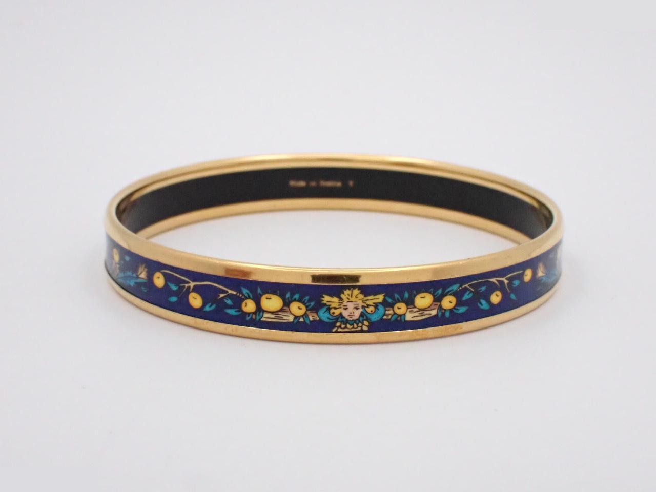 Enamel bangle bracelet, wrist circumference approximately 20cm — view 2