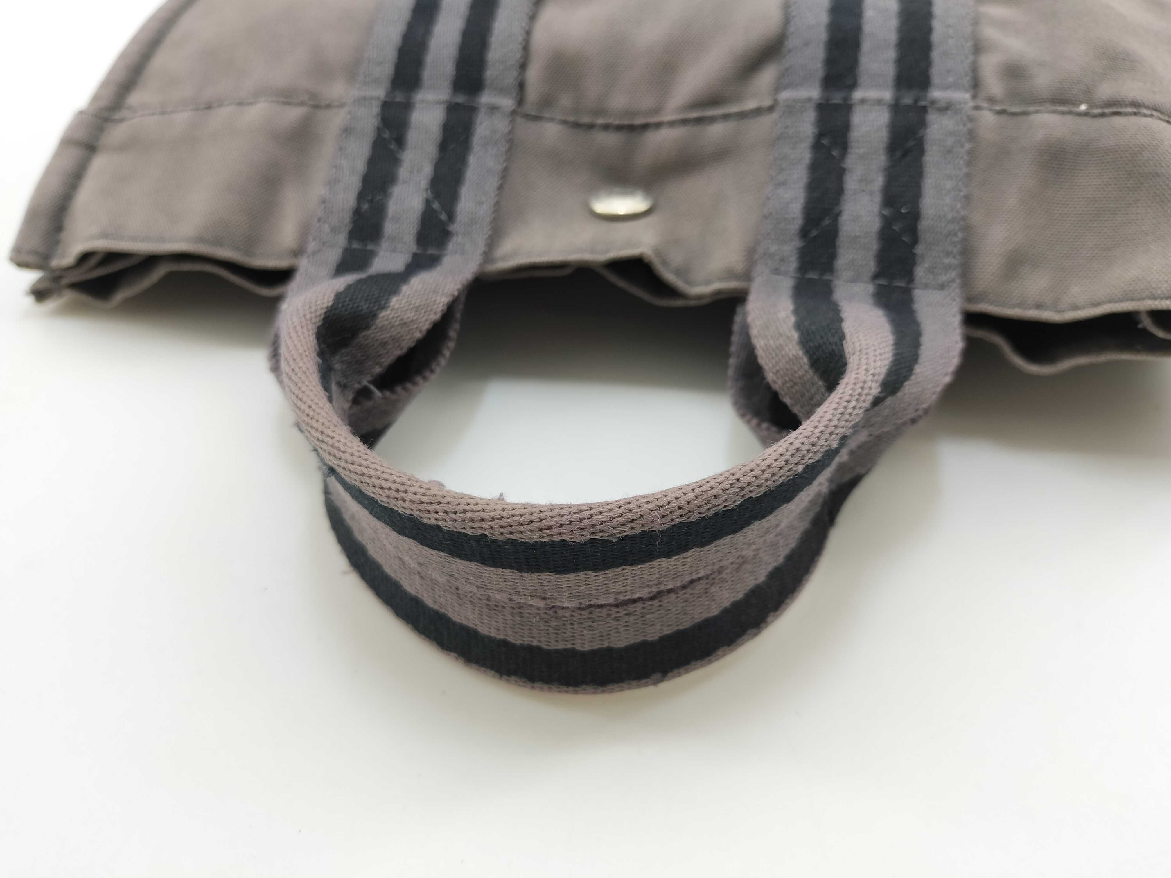 Fourre-Tout PM Tote Bag, Gray/Black Handbag — view 6