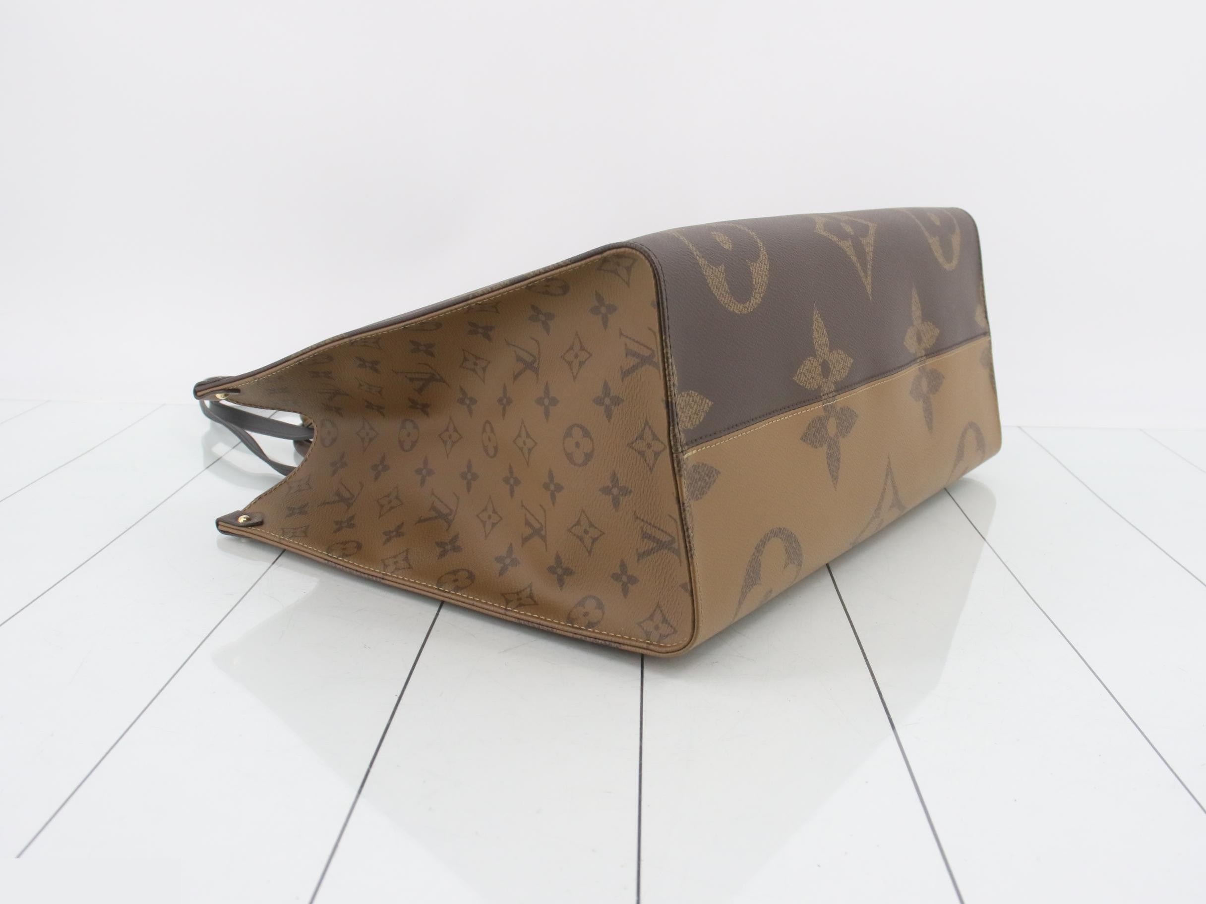 Monogram Giant Reverse OnTheGo GM 2-Way Tote Bag — view 5