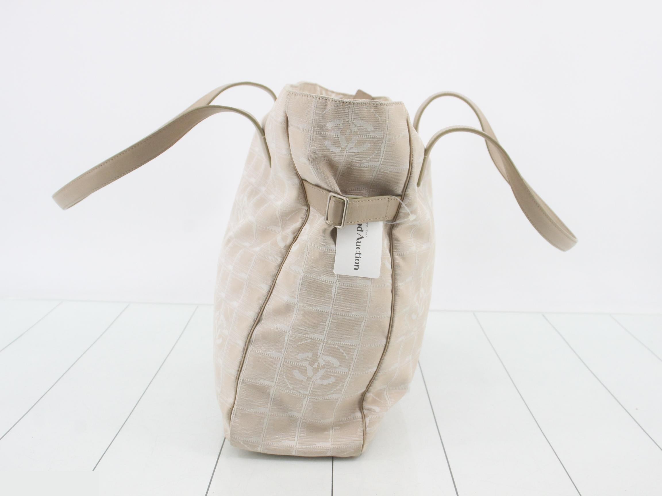 New Travel Line (Bags) - Tote Bag — view 3
