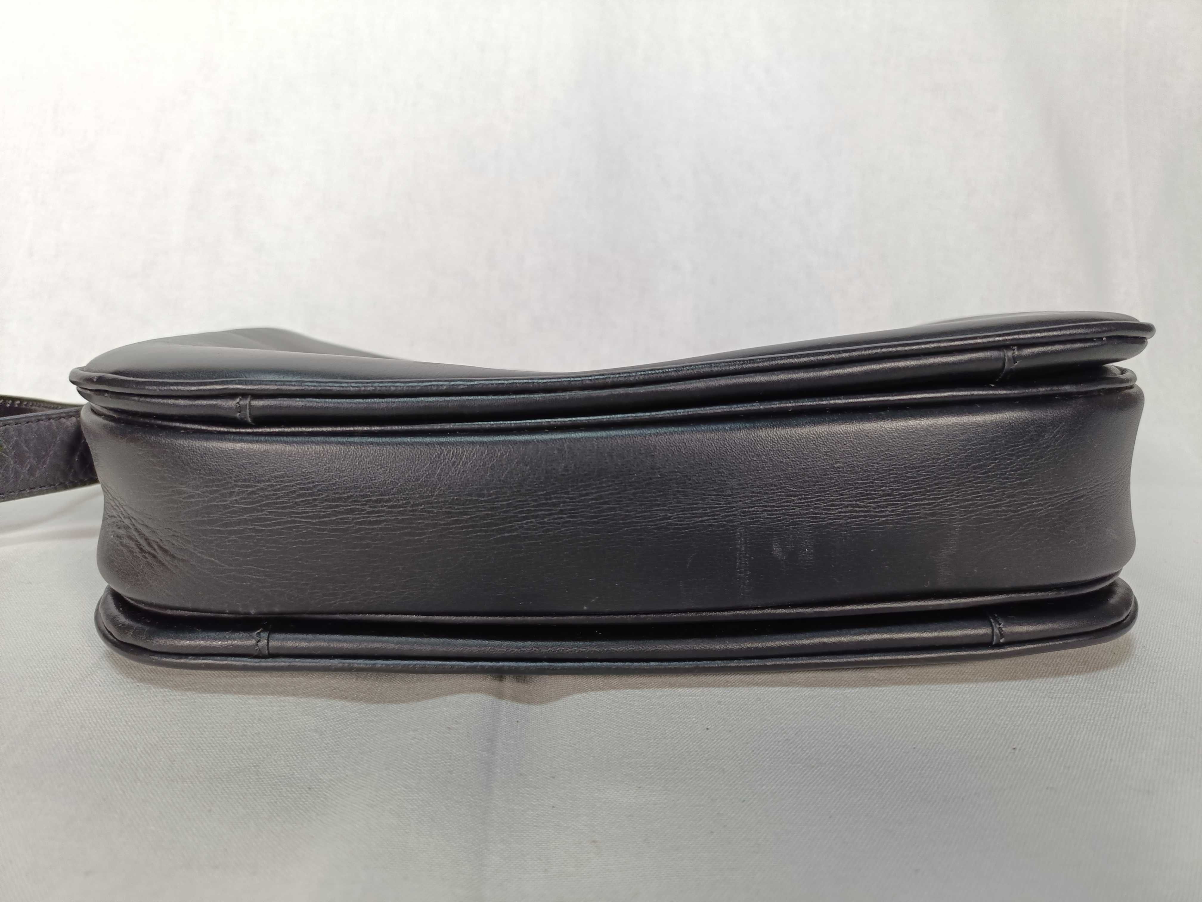 logo hardware shoulder bag — view 3