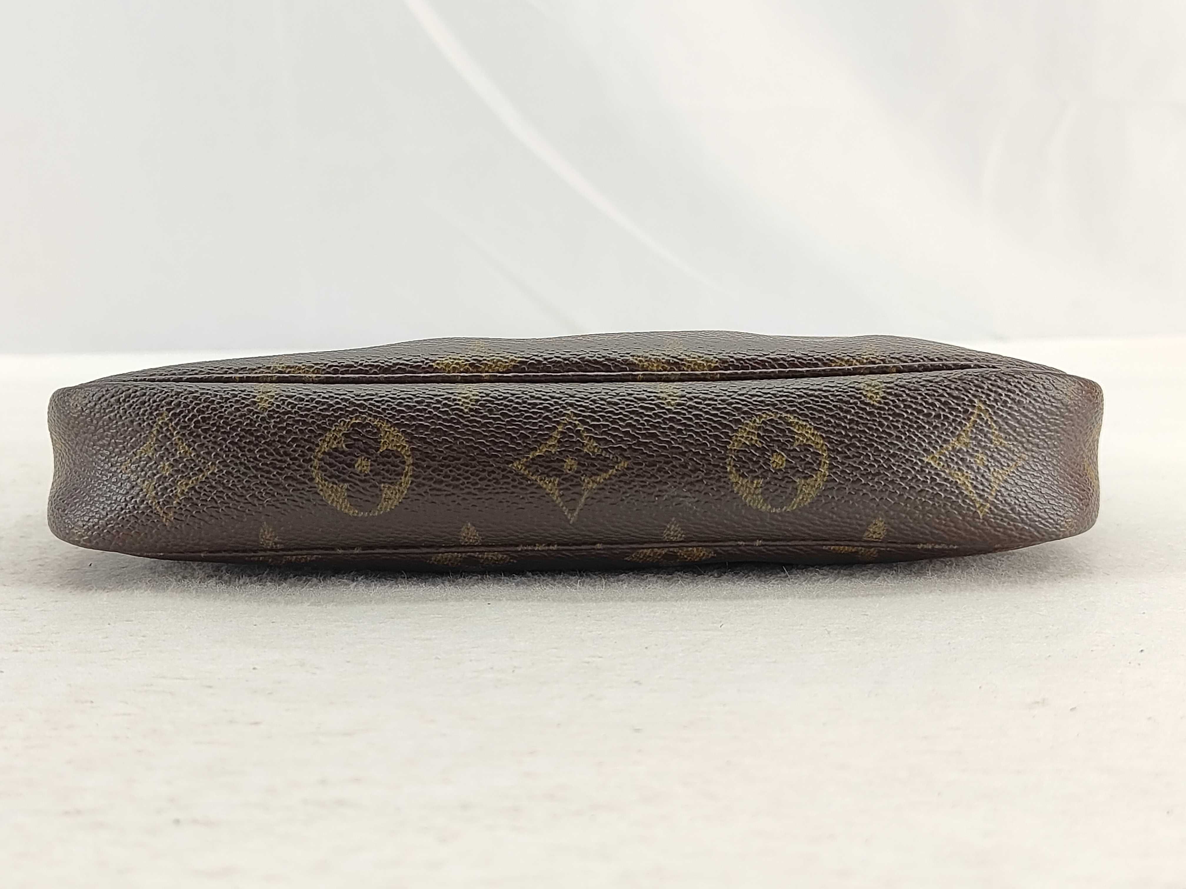 Monogram Pochette Accessoires Monogram M51980 Pouch — view 13