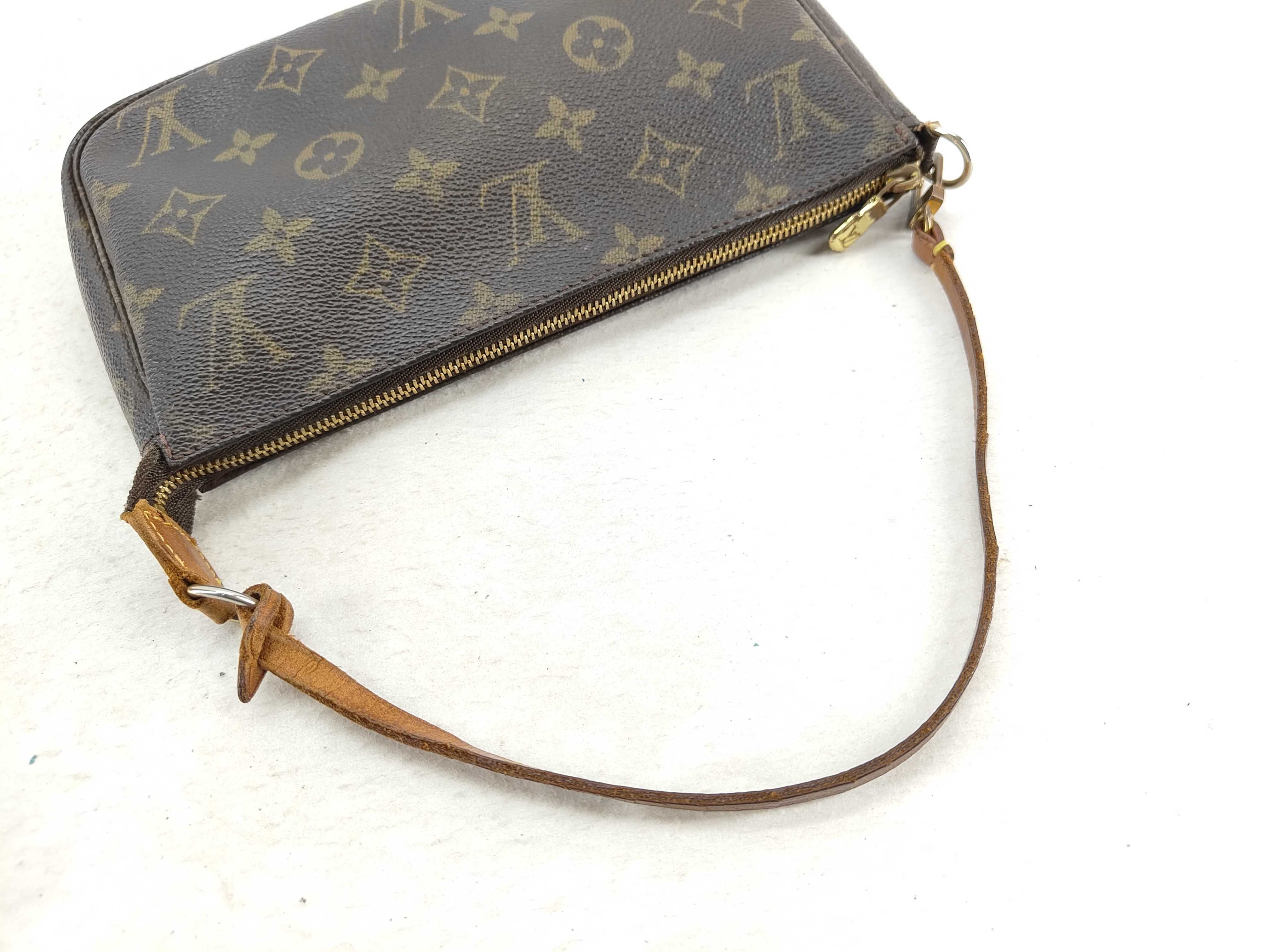 Monogram Pochette Accessoires Monogram M51980 Pouch — view 4