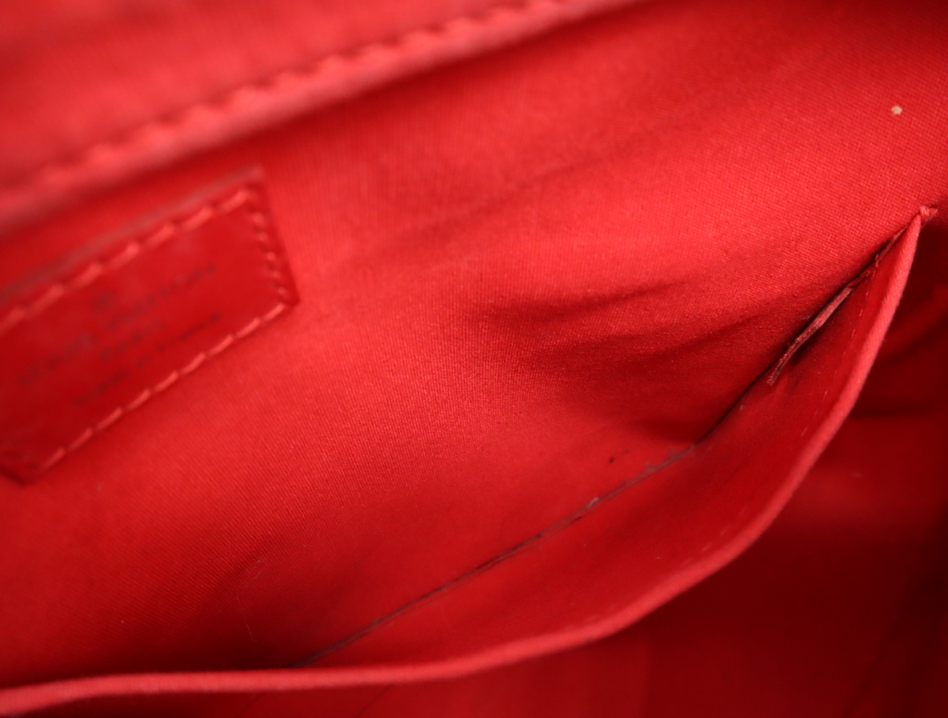 M5927E Epiturene GM Castilian Red Shoulder Bag — view 12