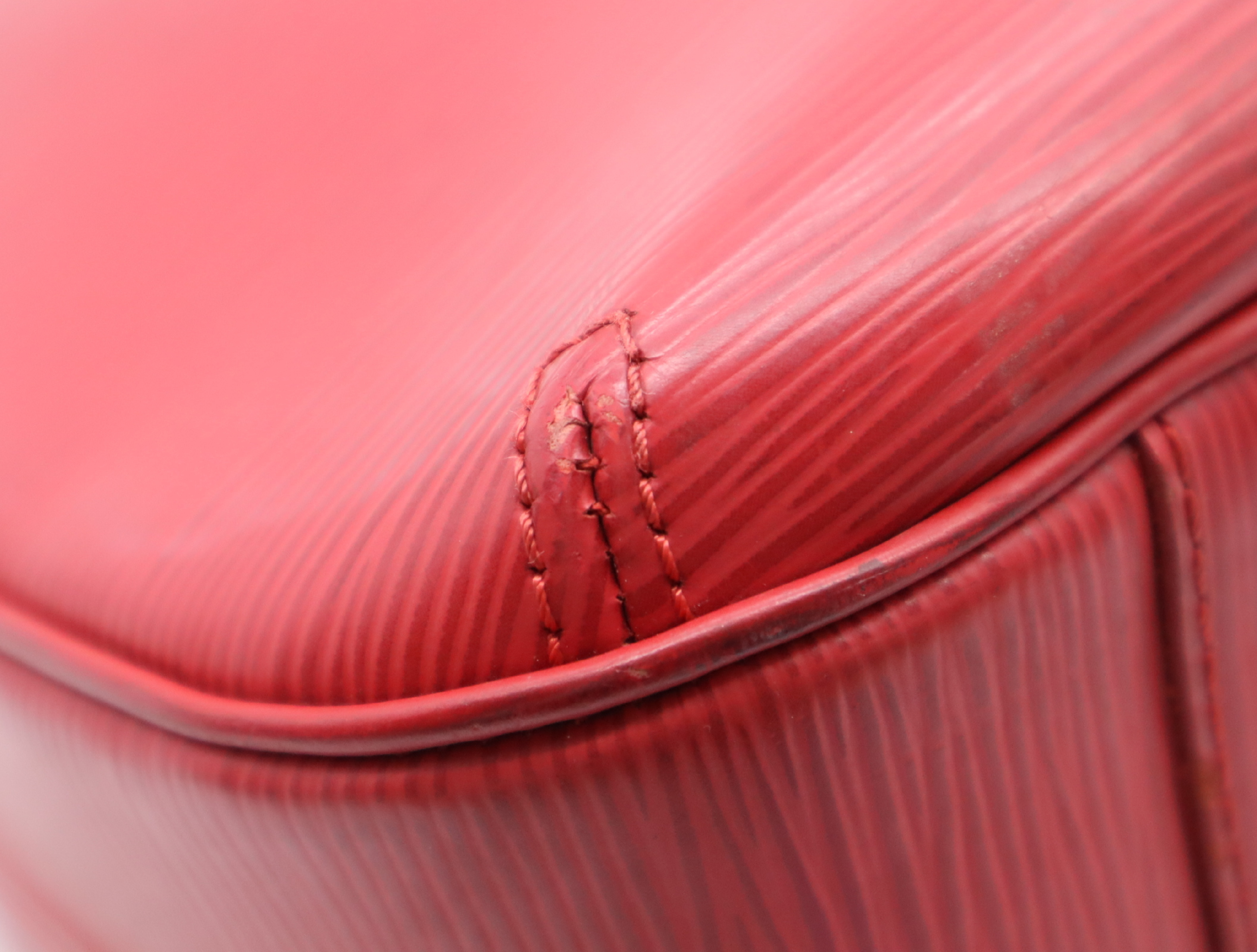 M5927E Epiturene GM Castilian Red Shoulder Bag — view 6
