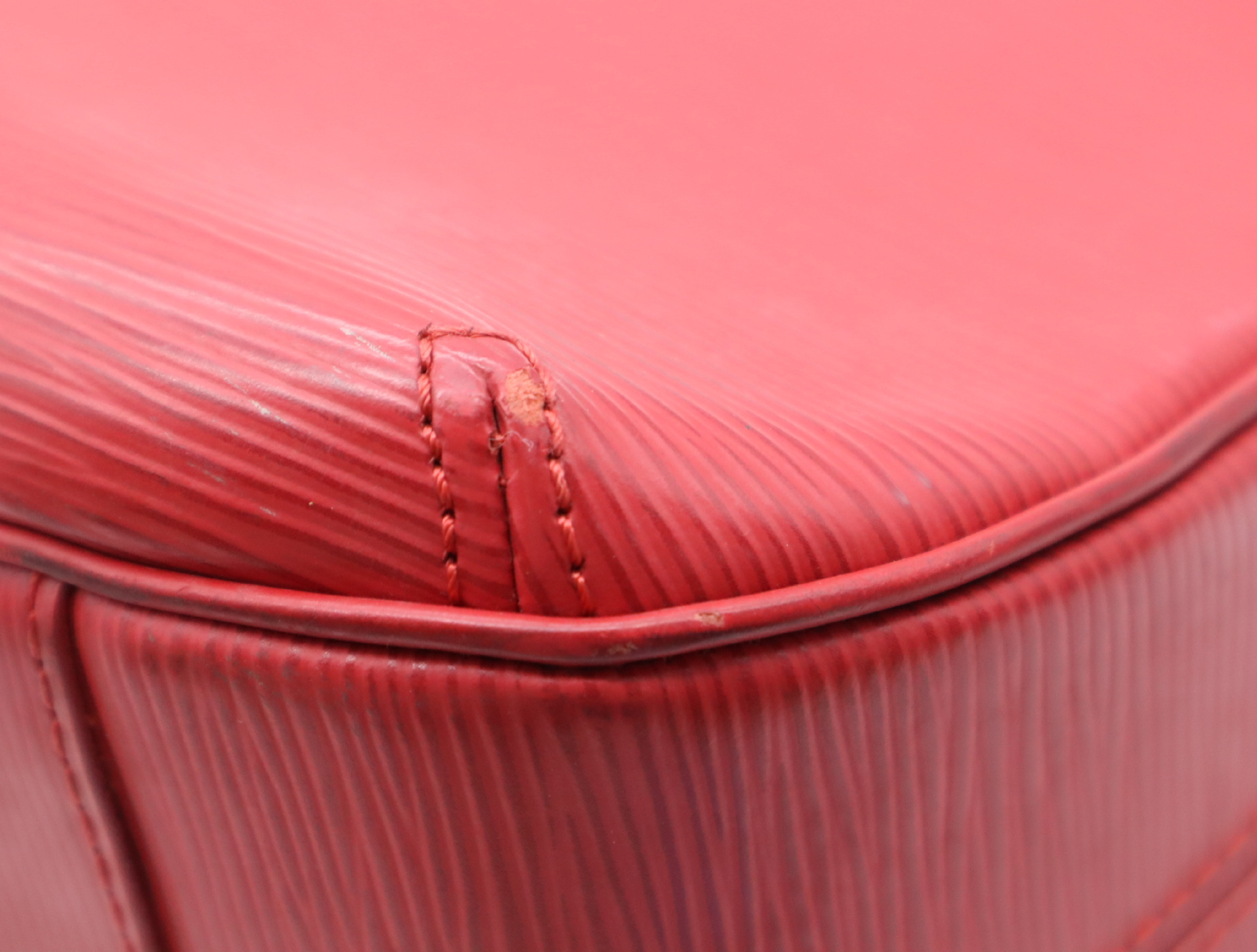 M5927E Epiturene GM Castilian Red Shoulder Bag — view 7