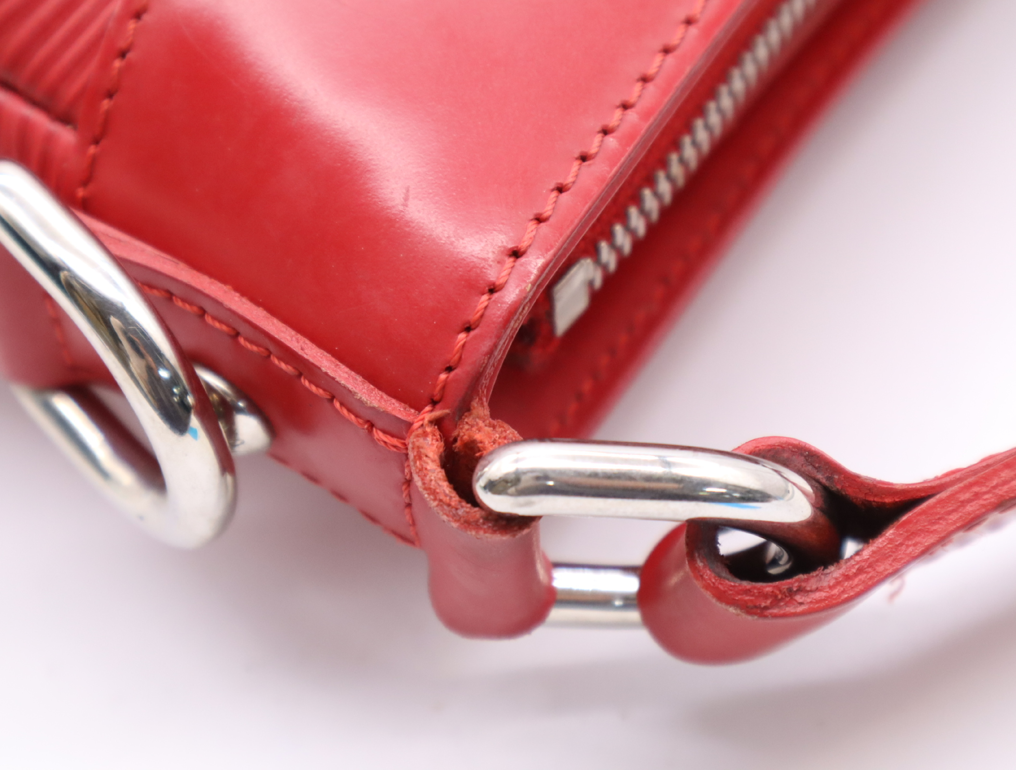 M5927E Epiturene GM Castilian Red Shoulder Bag — view 8