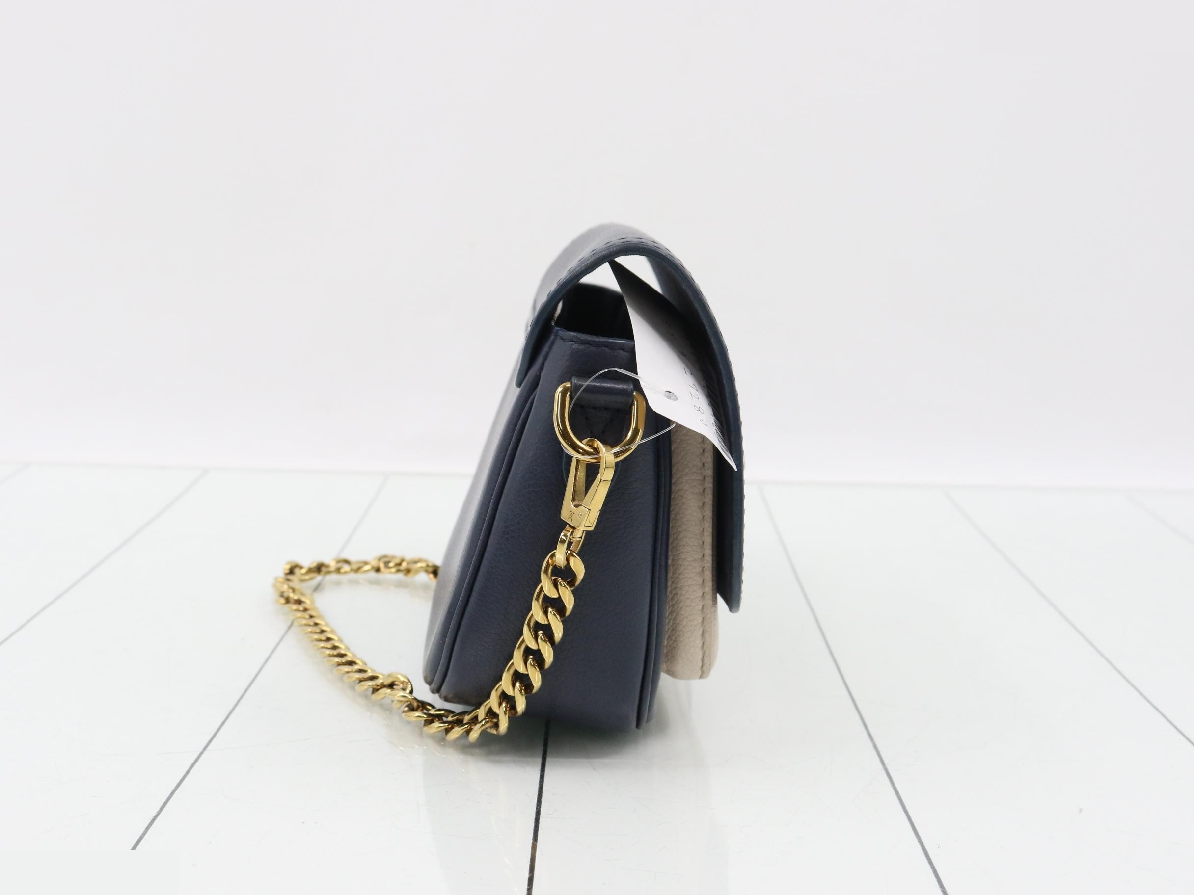 Lockme Tender 2-Way Shoulder Bag — view 4
