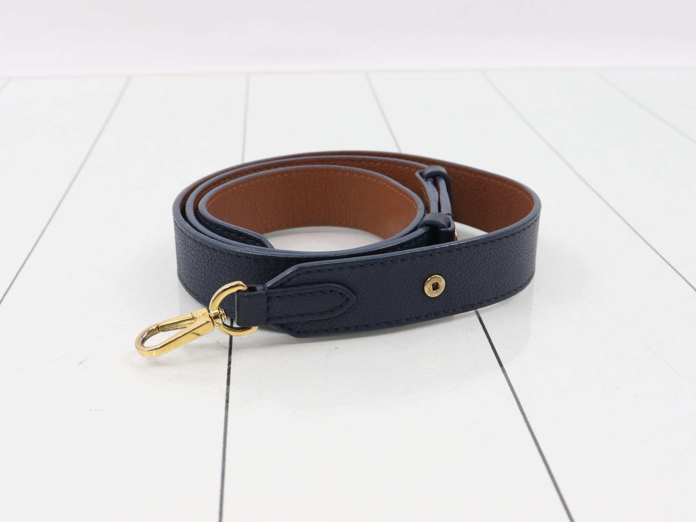 Lockme Tender 2-Way Shoulder Bag — view 7