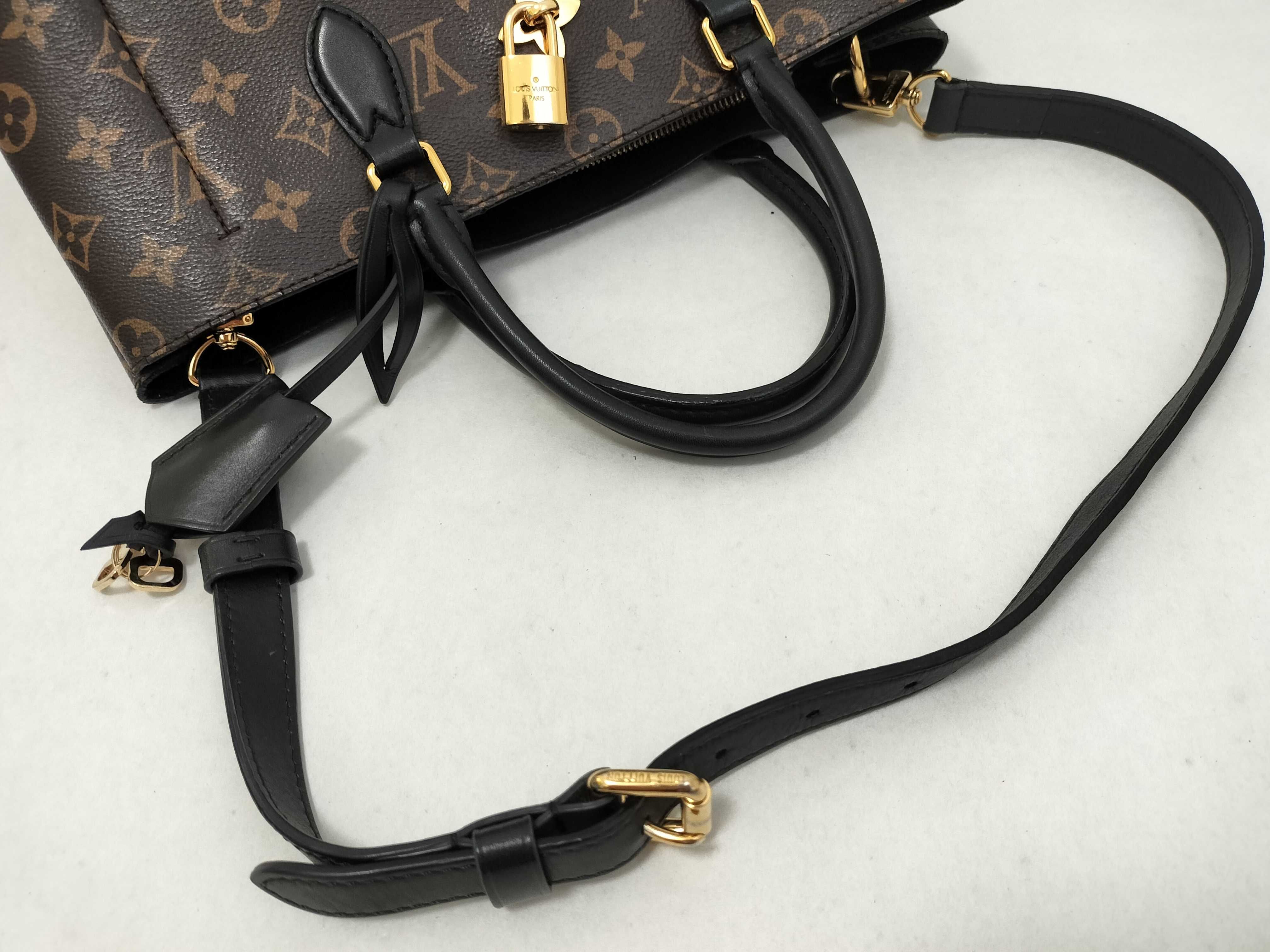 Monogram LV Monogram Flower Tote M43550 — view 6