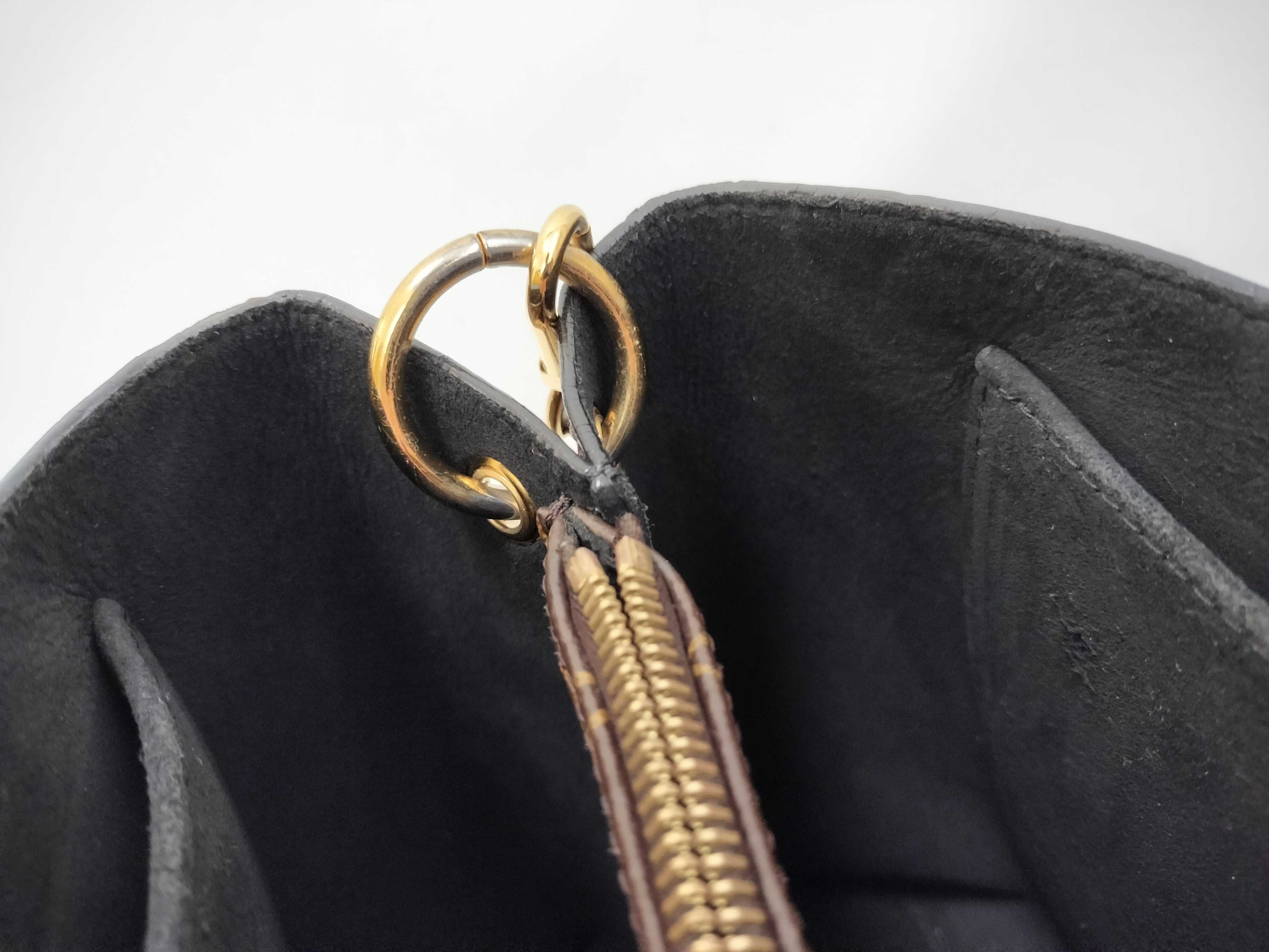 Monogram LV Monogram Flower Tote M43550 — view 9