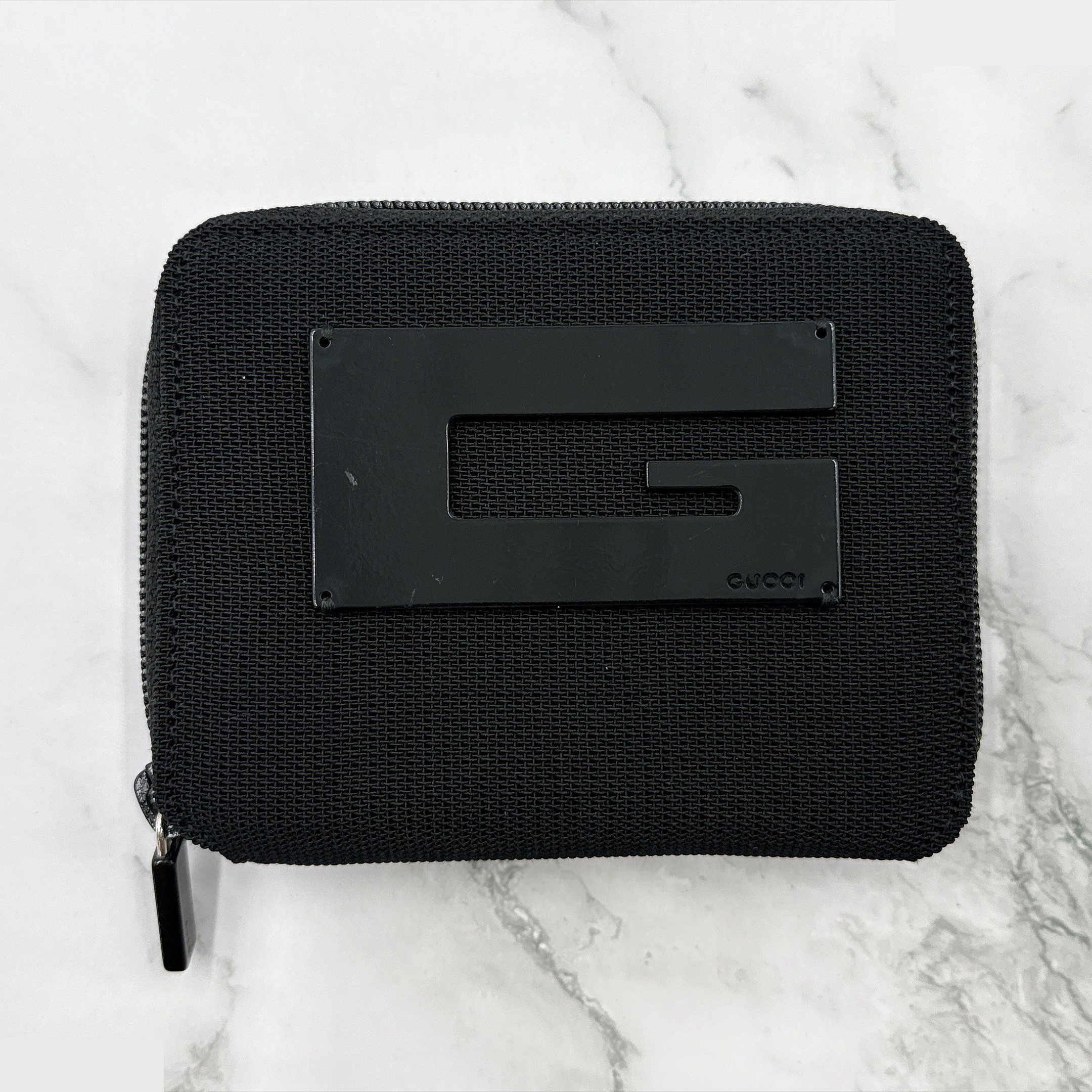 round zipper nylon enamel bi-fold wallet