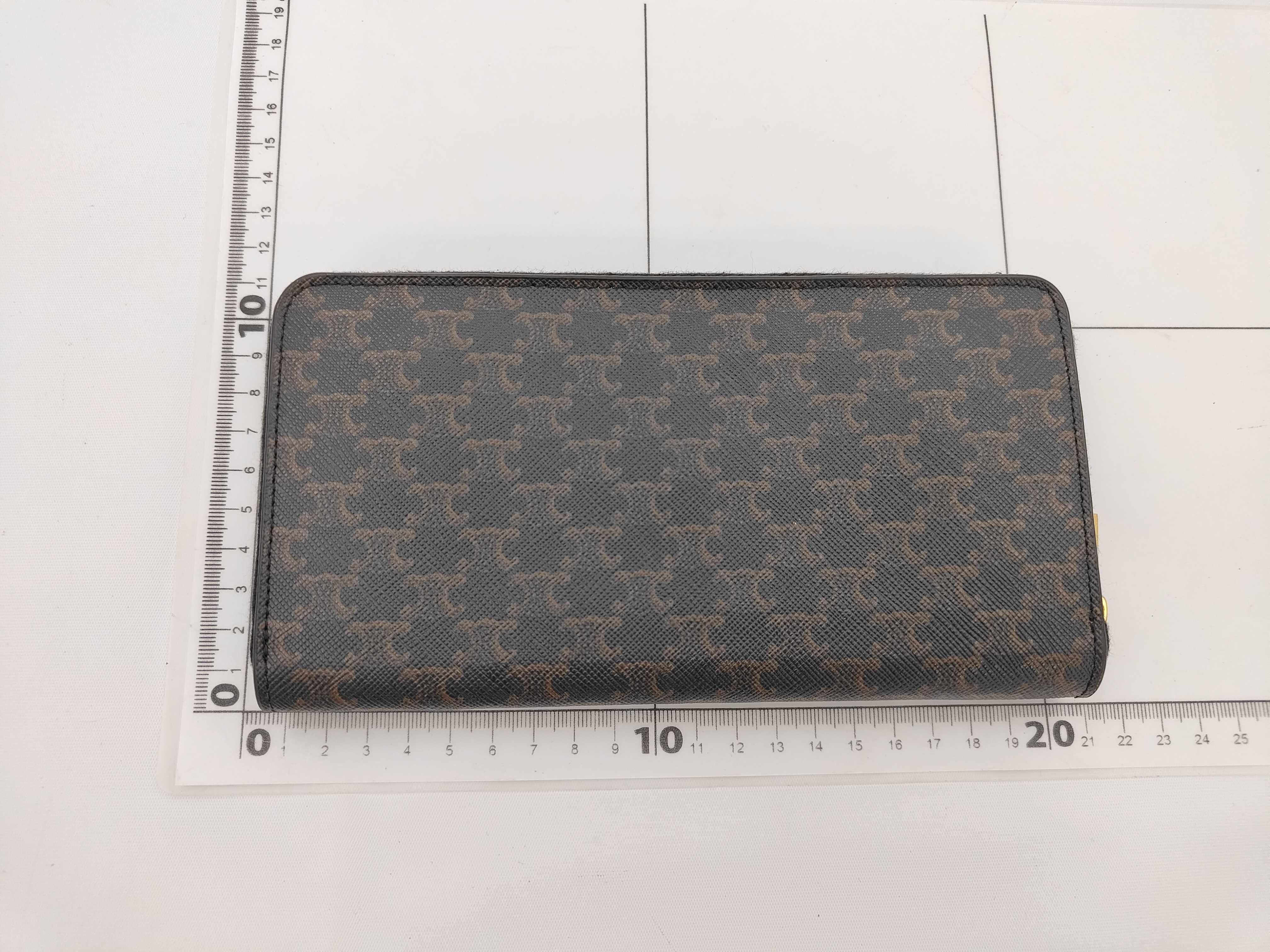 round wallet — view 2