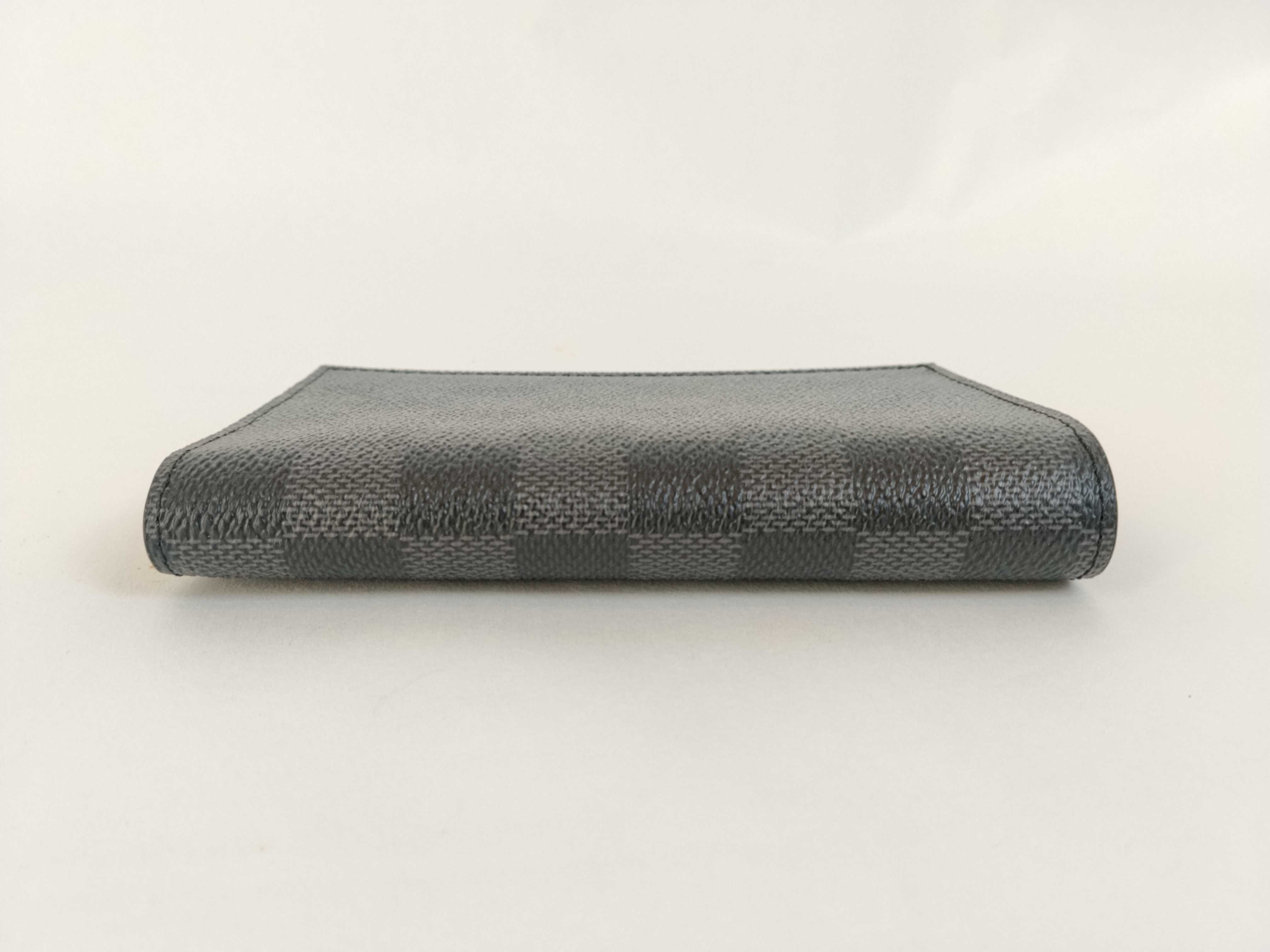 Damier Graphite Couverture Passport NM N64411 MB2159 Card Case — view 5